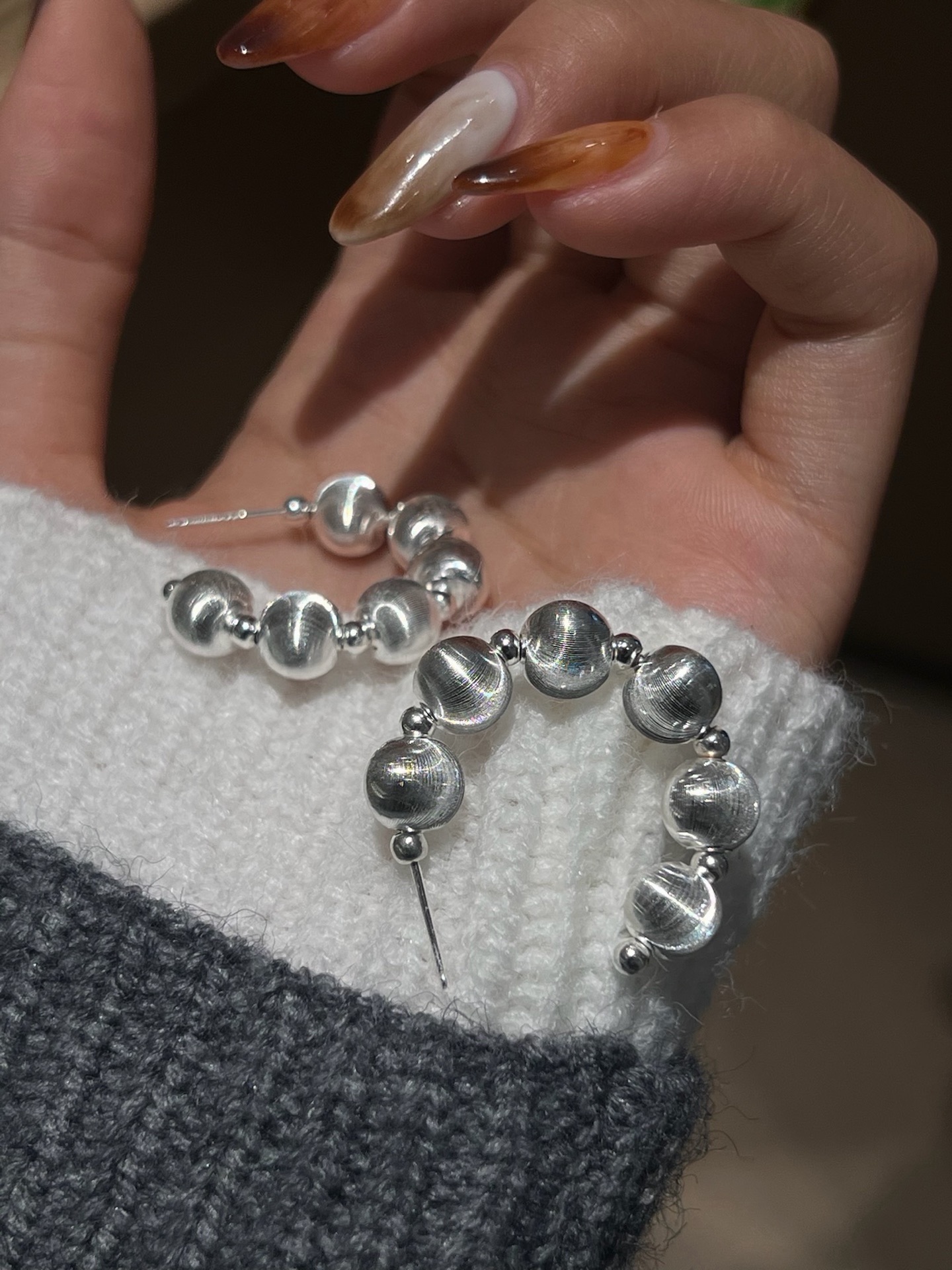 S925 pure silver soft and lustrous cat's eye silver bead earrings