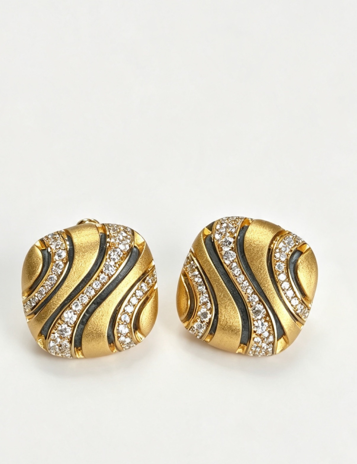 S925 sterling silver retro brushed diamond-encrusted square gold earrings Application Scenario