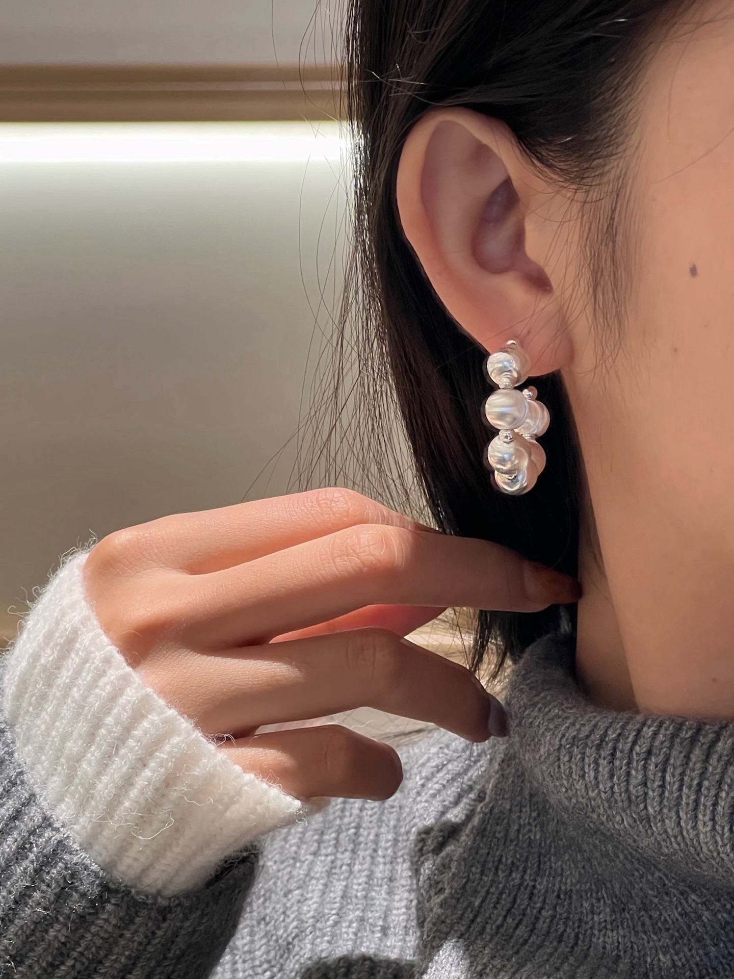 S925 pure silver soft and lustrous cat's eye silver bead earrings details Picture