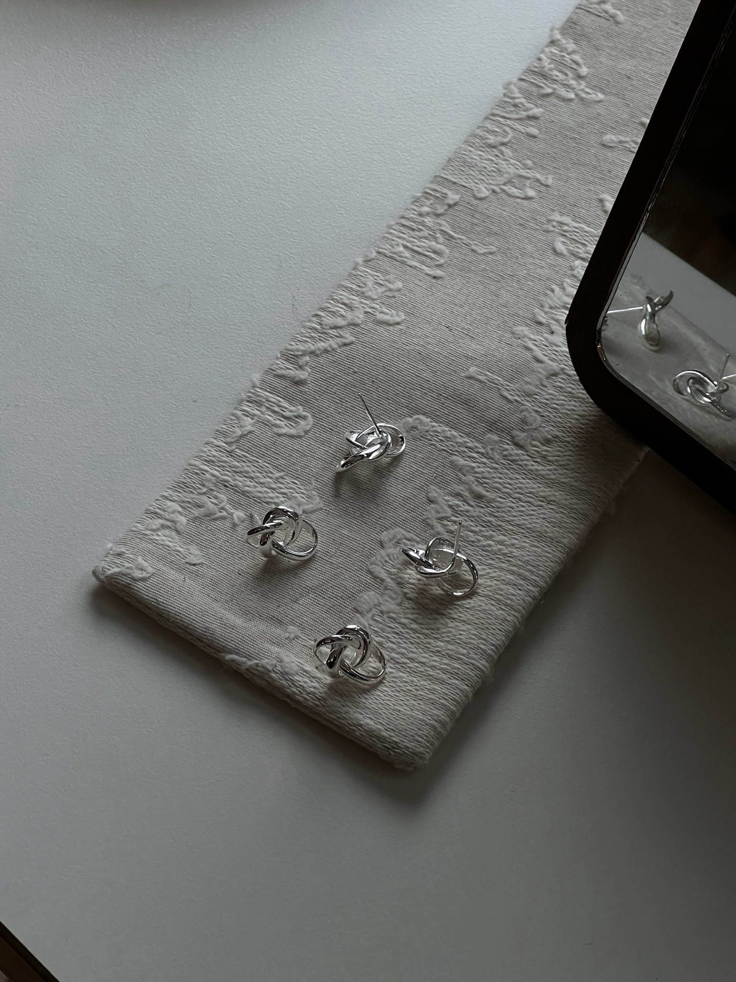S925 sterling silver knotted small ear studs