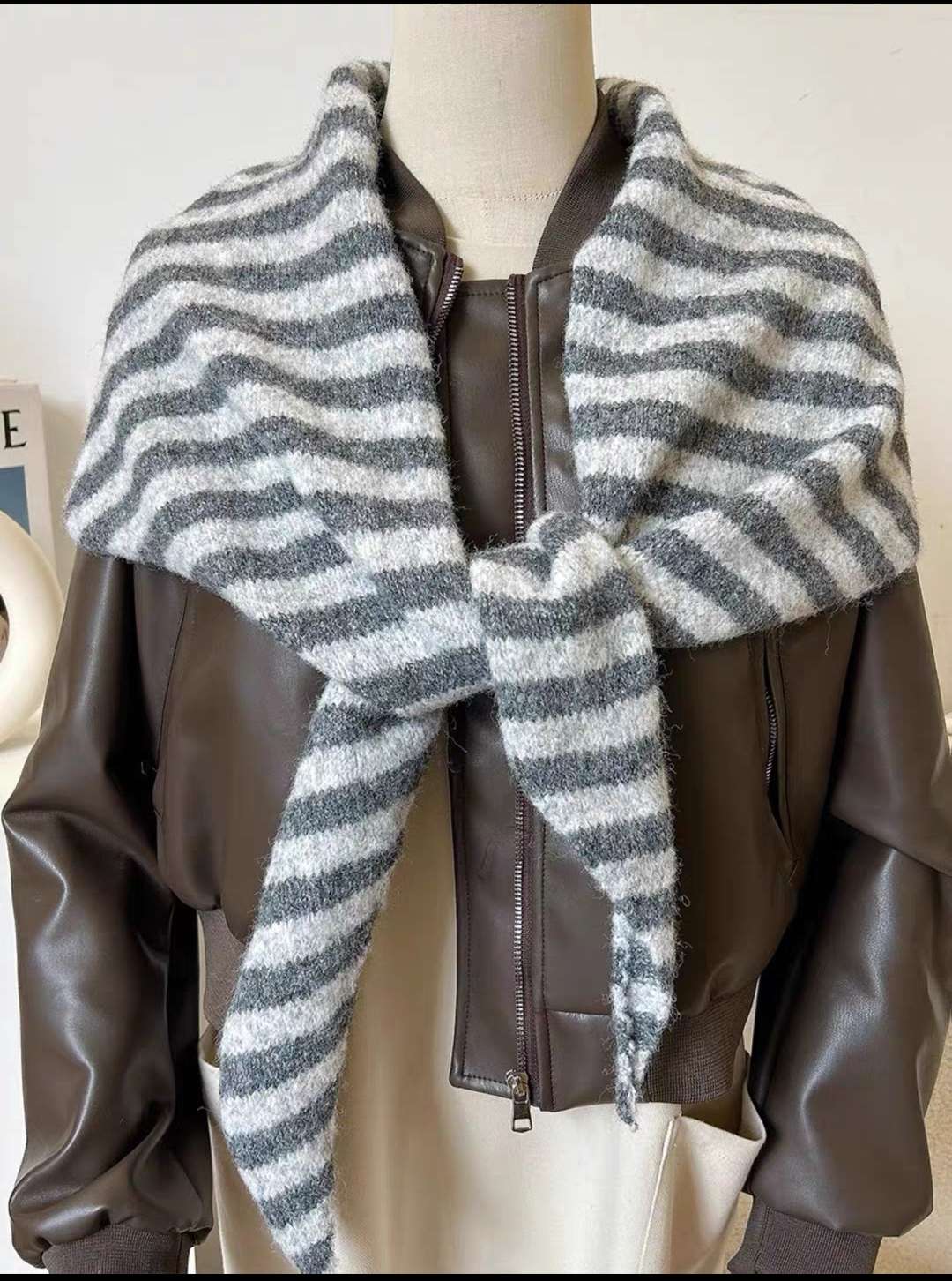 Custom-made shawls for women in autumn and winter details Picture