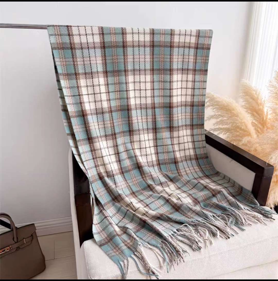 Woolen scarf details Picture