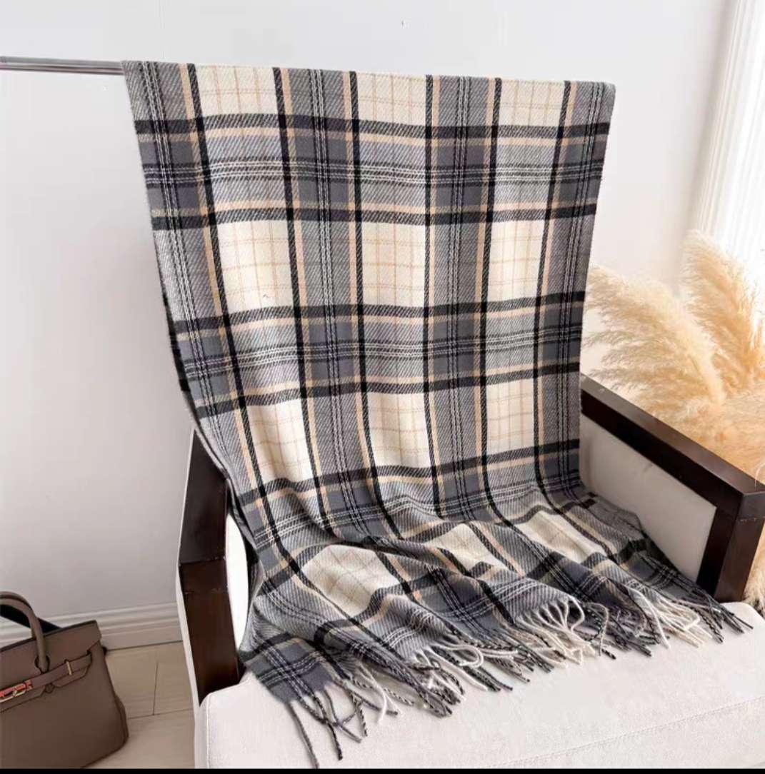 Woolen scarf Specification image