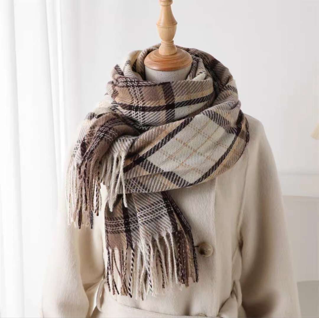 Woolen scarf detail image 2