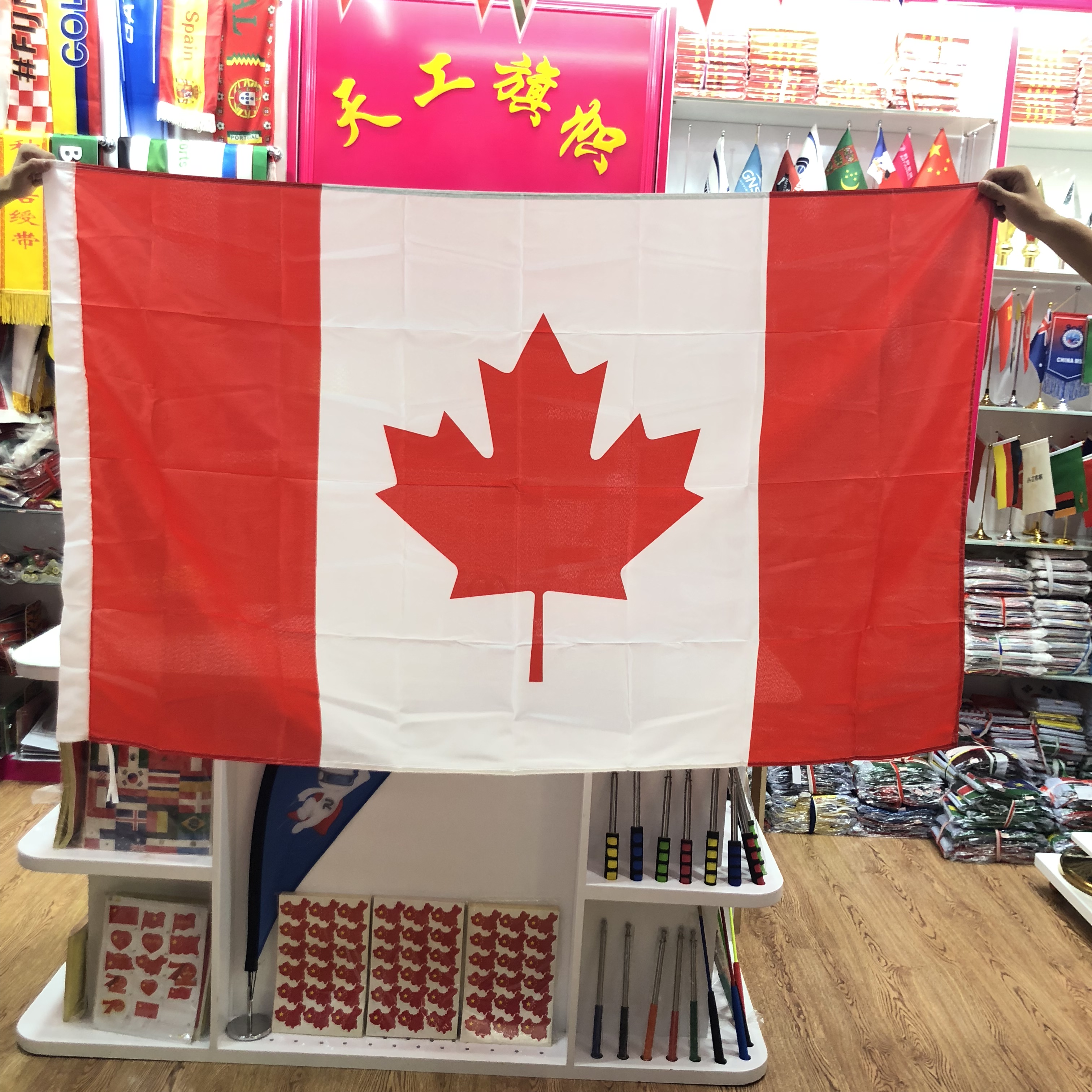 No. 4 Honduran flag 150X90cm Flags from all over the world are available in stock and custom-made in various sizes details Picture