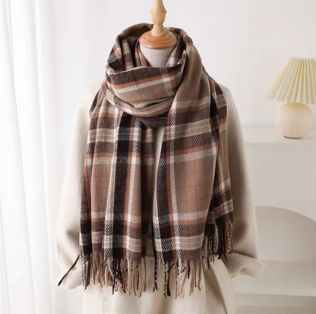 Woolen scarf detail image 3
