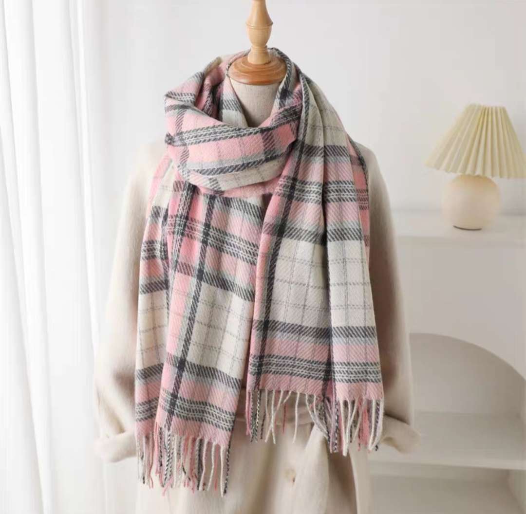 Woolen scarf detail image 6