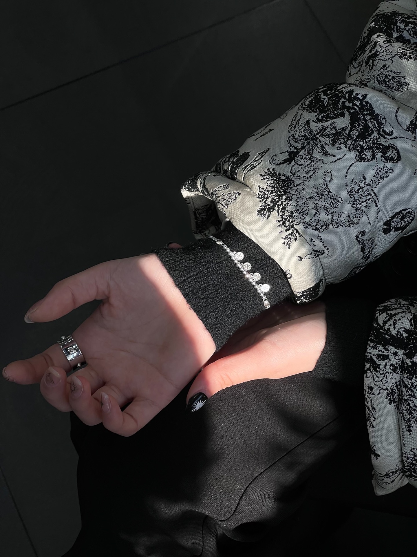 S925 سوار السلام من الفضة details Picture