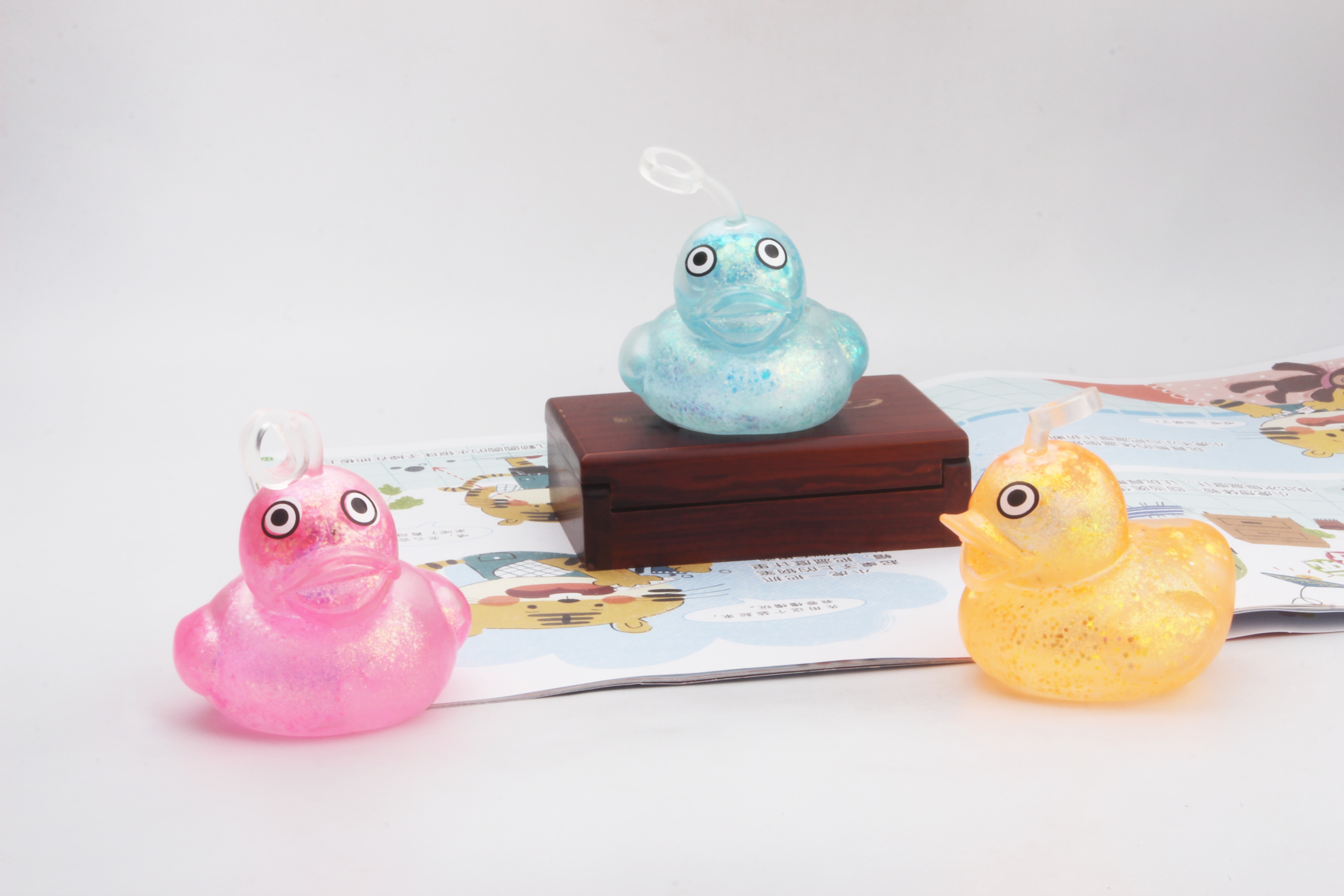 Colorful golden scallion glitter pink little yellow duck maltose stress-relieving and venting toy soft rubber kneading creative entertainment products
