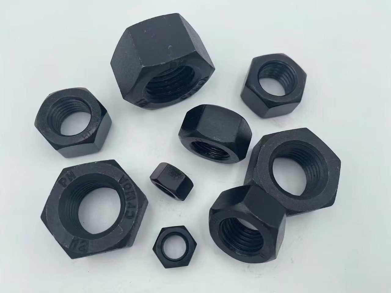 The hexagonal extended nut of the threaded bolt has internal explosion and expansion detail image 3