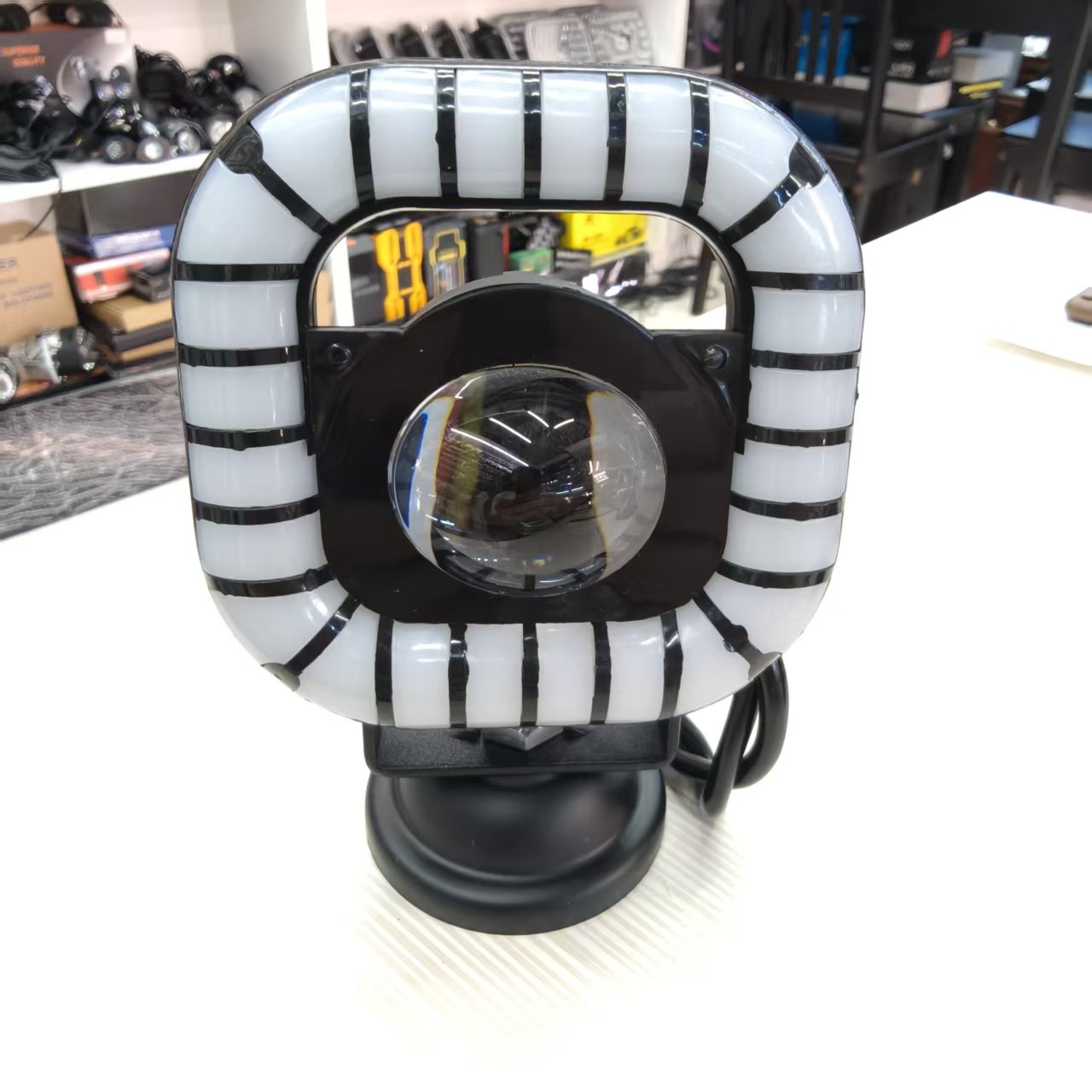 Colorful Devil Eye LED spotlights, spotlight, lens lights, paving strong light, auxiliary lighting, yellow and white light Specification image