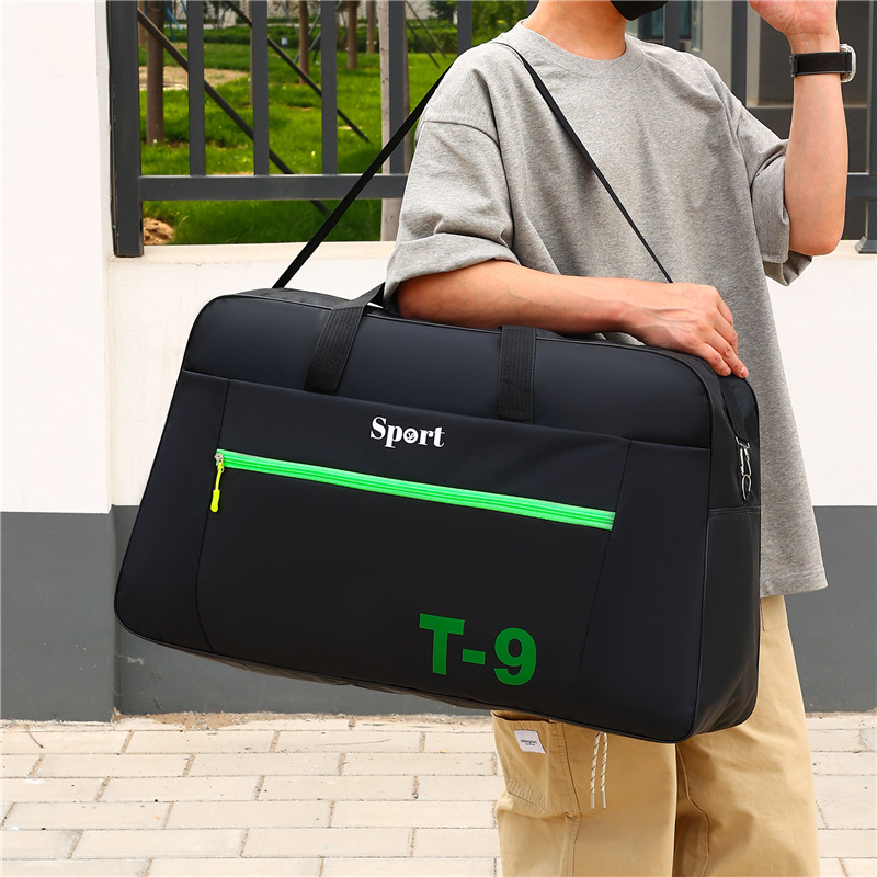 Large-capacity Oxford cloth short travel bag, thickened and durable business trip luggage bag, simple and casual swimming and fitness bag, men's storage bag Application Scenario