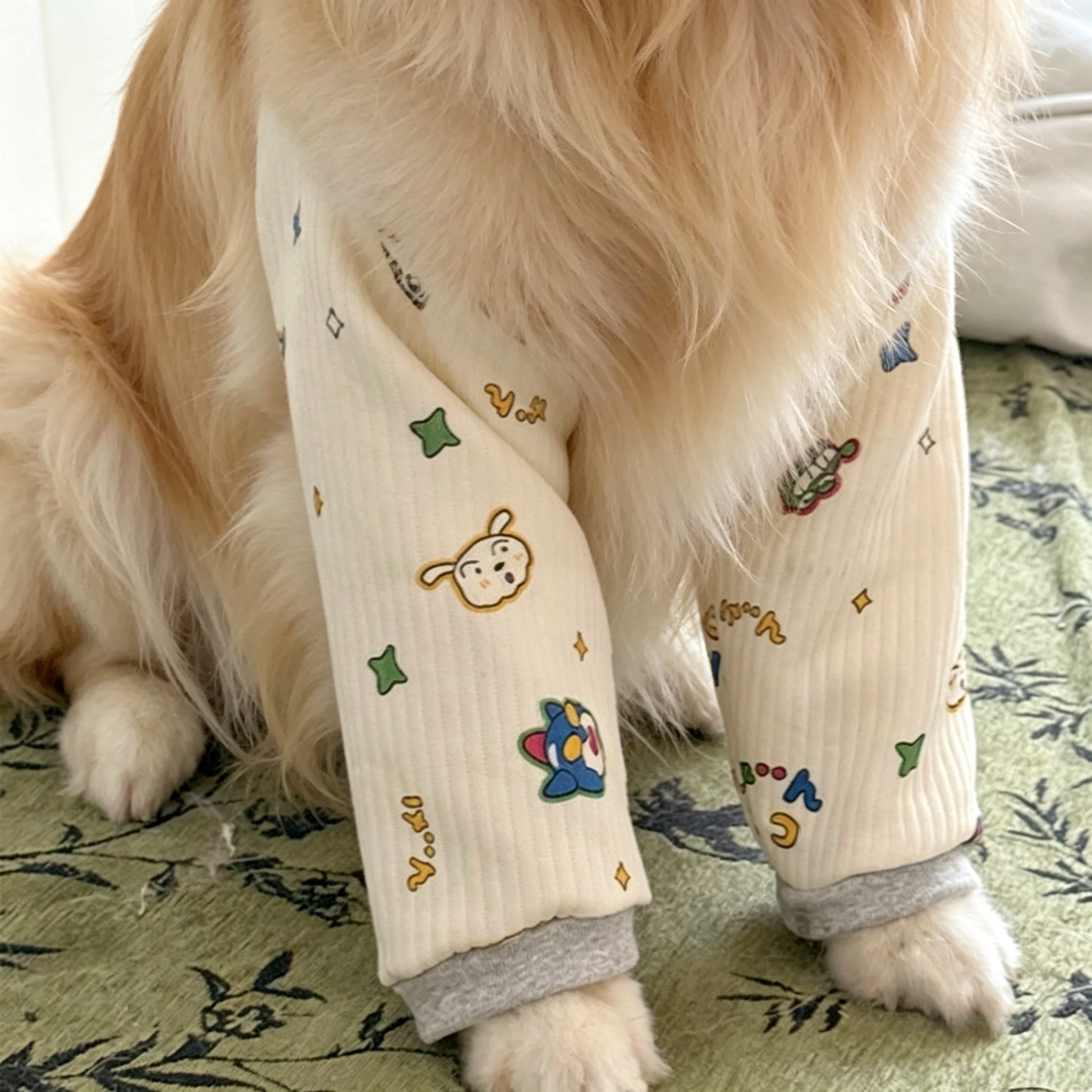 Cartoon and fun printed pet leg guards, vertical pattern skin-friendly fabric, elastic and tight mouth, anti-dirt and wear-resistant knee and leg guards for going out for a walk details Picture