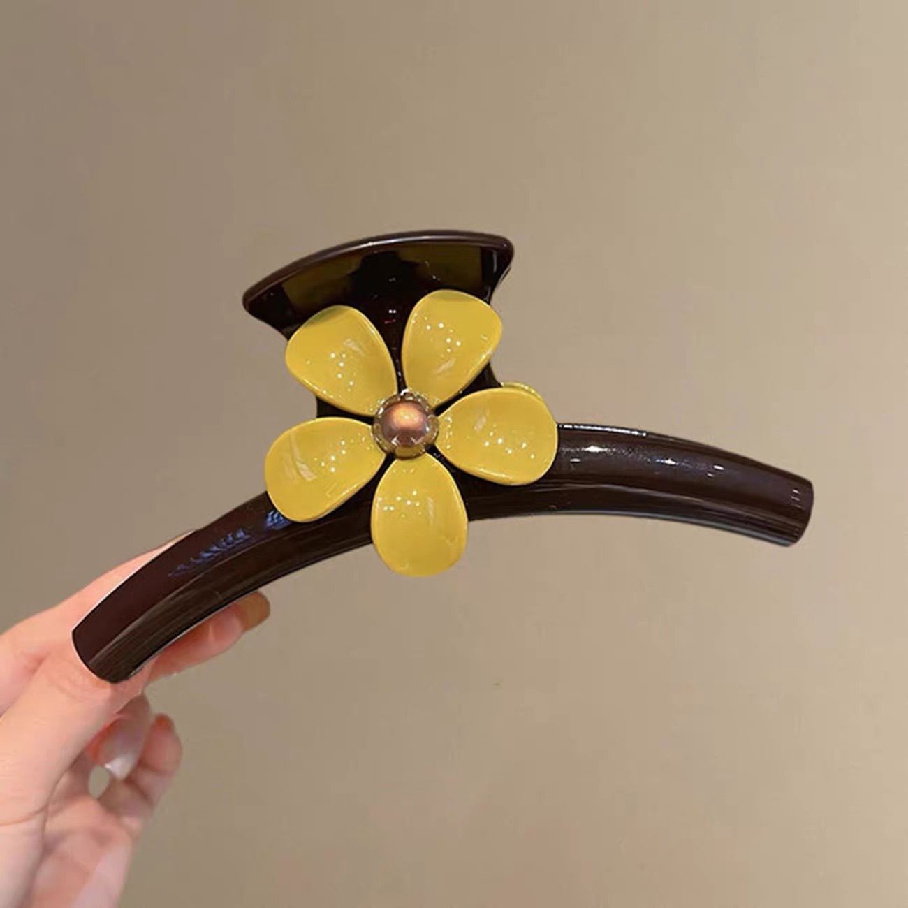 The little yellow flower in the story ~ Retro five-petal flower large Grabber, high-quality shark clip, hairpin 2026 detail image 4