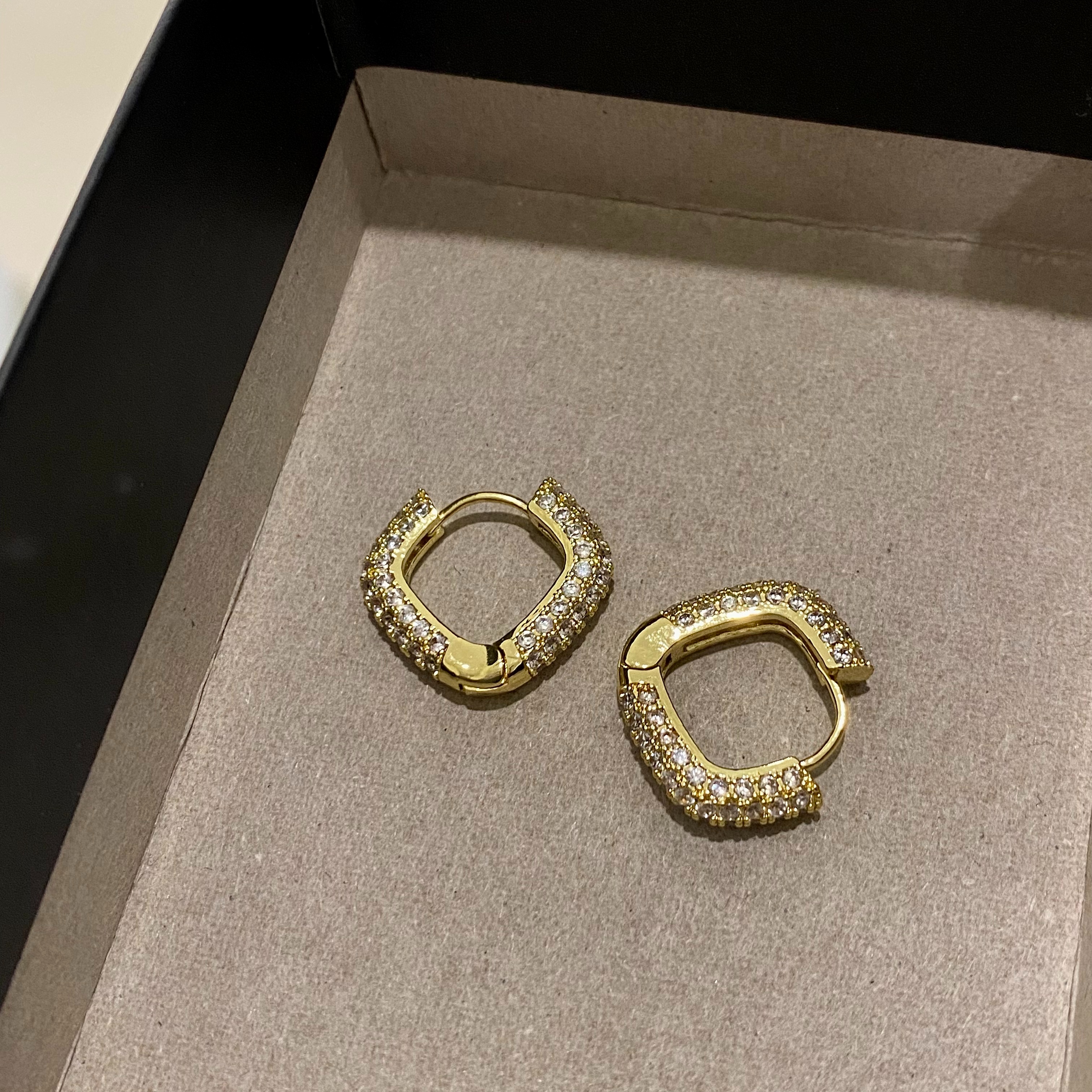 菱形锆石金色耳扣耳环