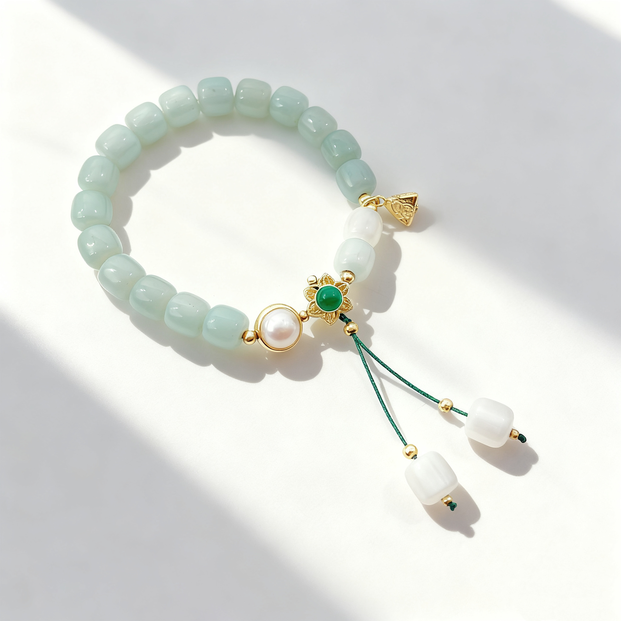 Light green jade bead bracelet with pearl turquoise flower-shaped pendant, tassel crystal handcrafted bracelet, sand gold jewelry Specification image