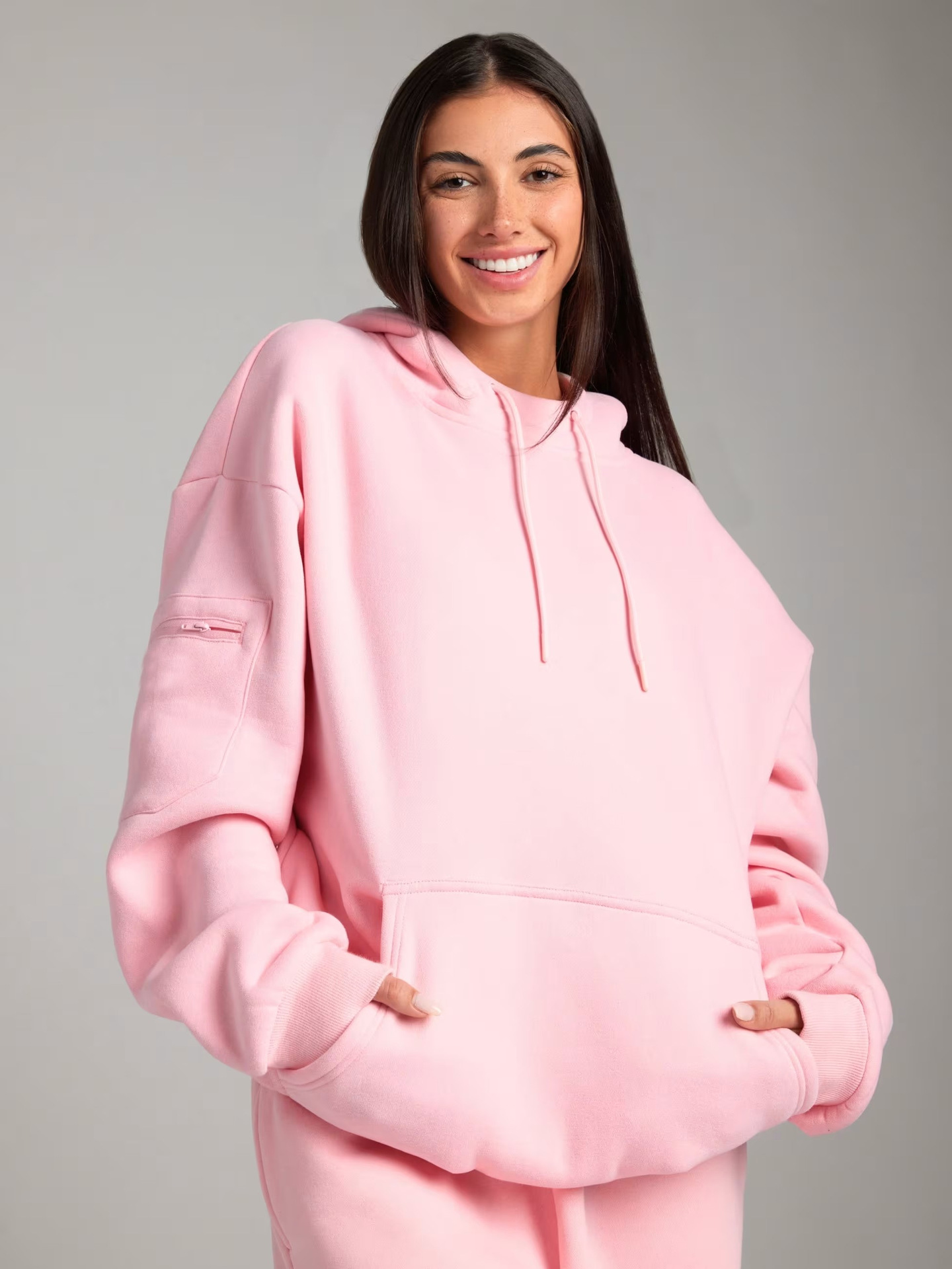 2026 European and American women's autumn and winter solid-color pullover hooded sweatshirt with eye mask and long pants set sweatshirt two-piece set for women Application Scenario