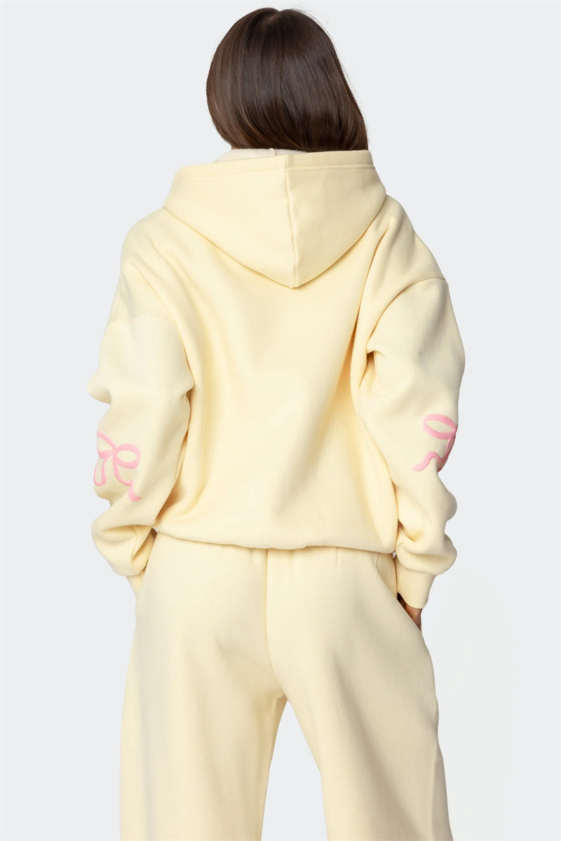 2026 Fashion Autumn/Winter laid-back casual Set for Women: Sweet round-neck loose hoodie and tight-waisted straight-leg sweatpants two-piece set Item Picture