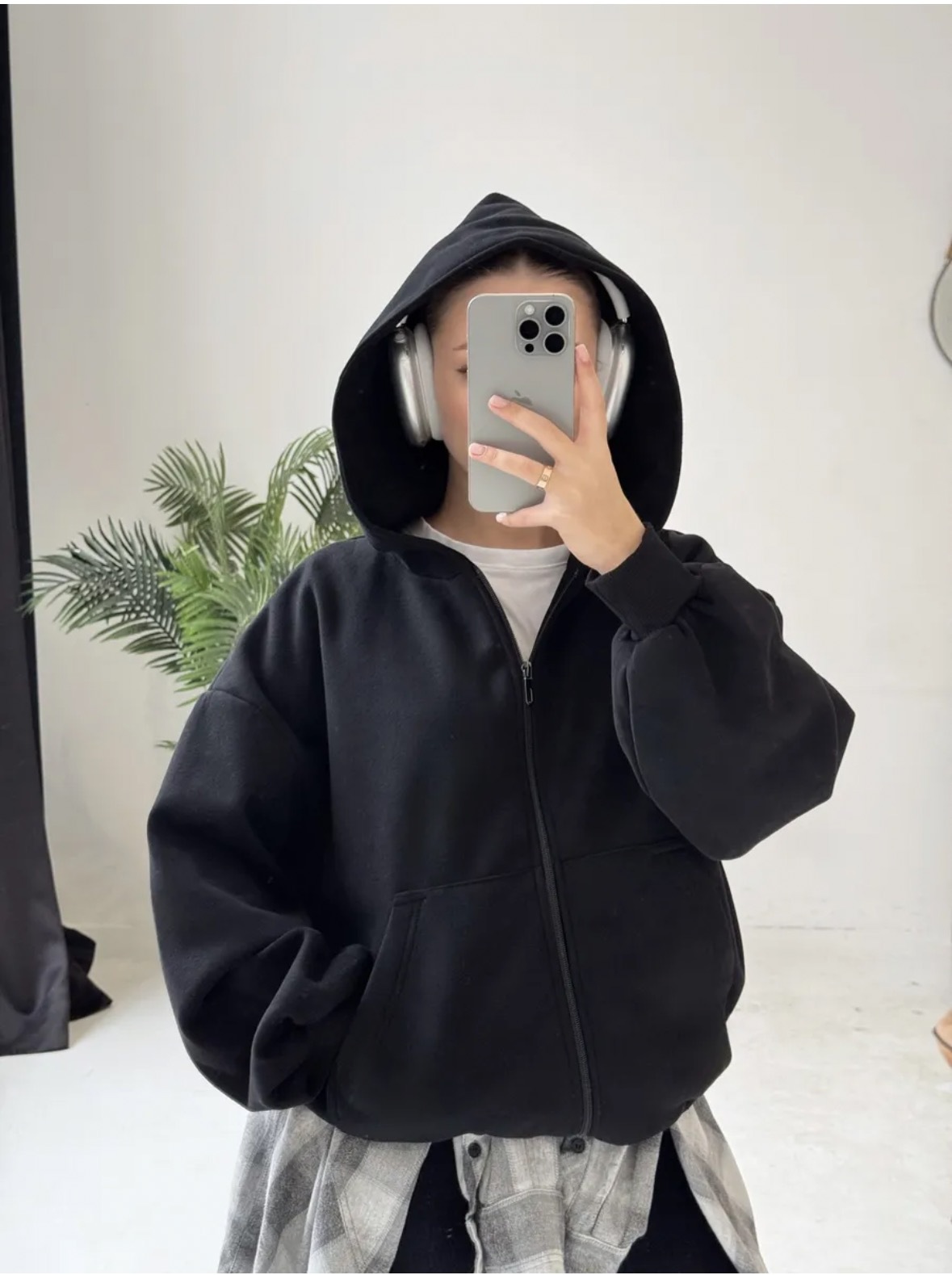 A Japanese loose and laid-back style kitty hooded sweatshirt for women, looking youthful and stylish, with a high-end feel for autumn and winter. It's an extremely good-looking coat Item Picture