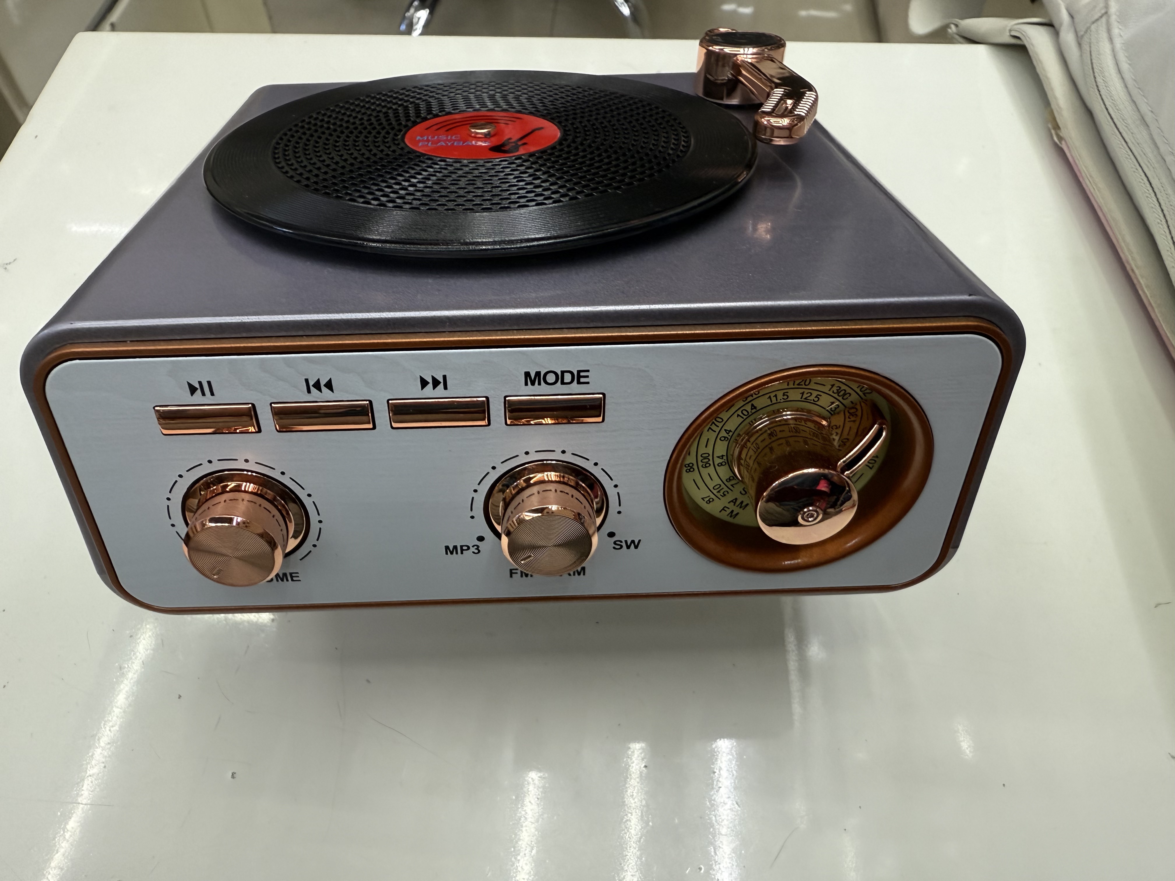 The MD-1320BT, MD-1217BT, and MD-1317 are new retro radio Bluetooth speakers with multi-functional and multi-band designs, featuring a nostalgic and antique gramophone style details Picture