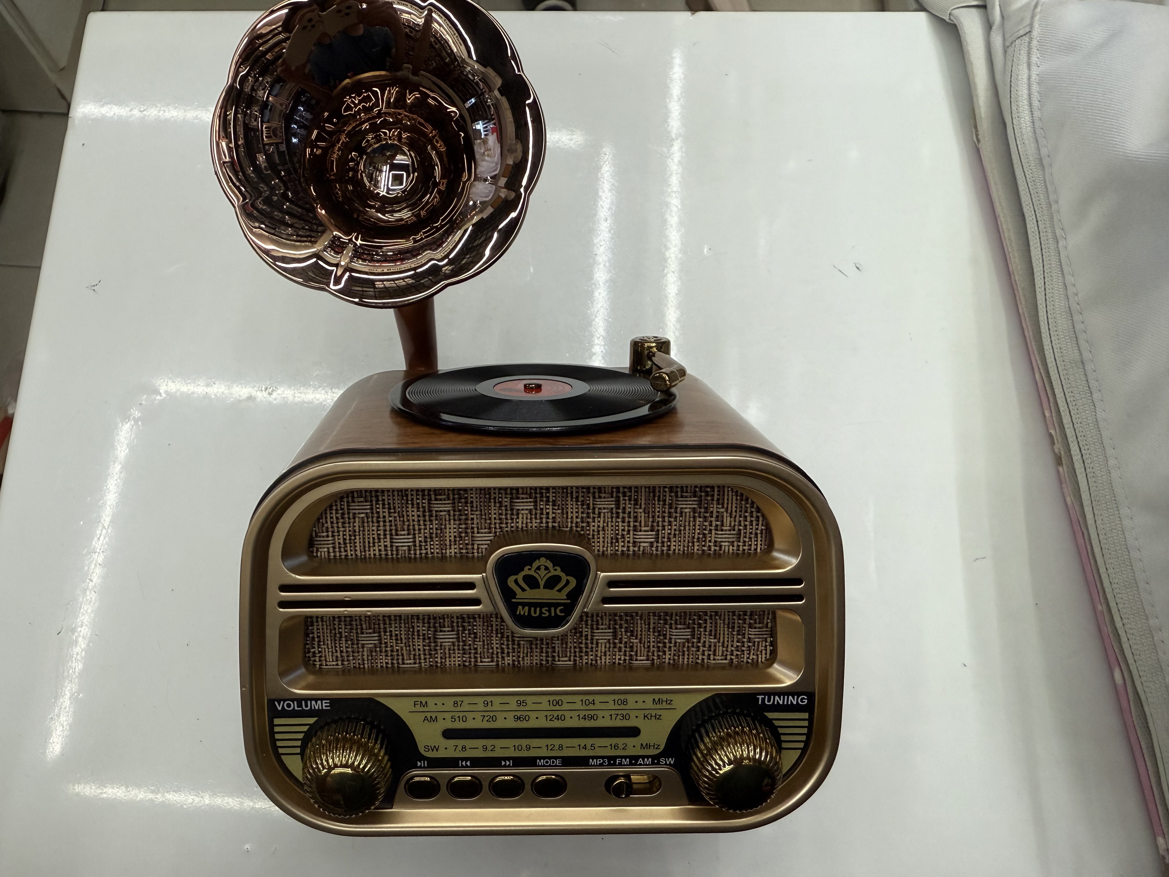 FX-2609B New vintage radio Bluetooth speaker, with a nostalgic gramophone design, wood grain, multi-band and multi-functional