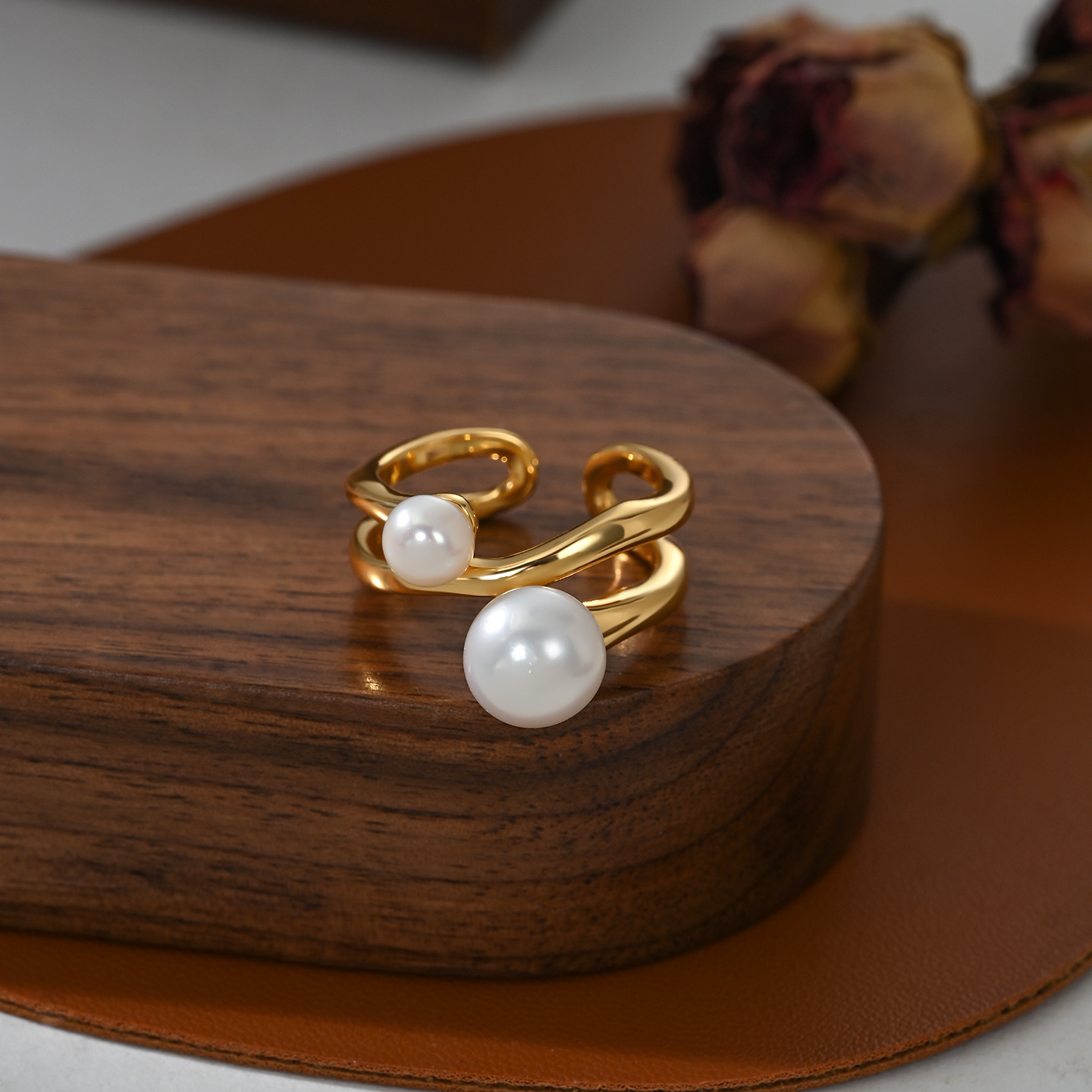 A golden double-layer large and small double pearl open ring for women, a French retro light luxury ring Item Picture