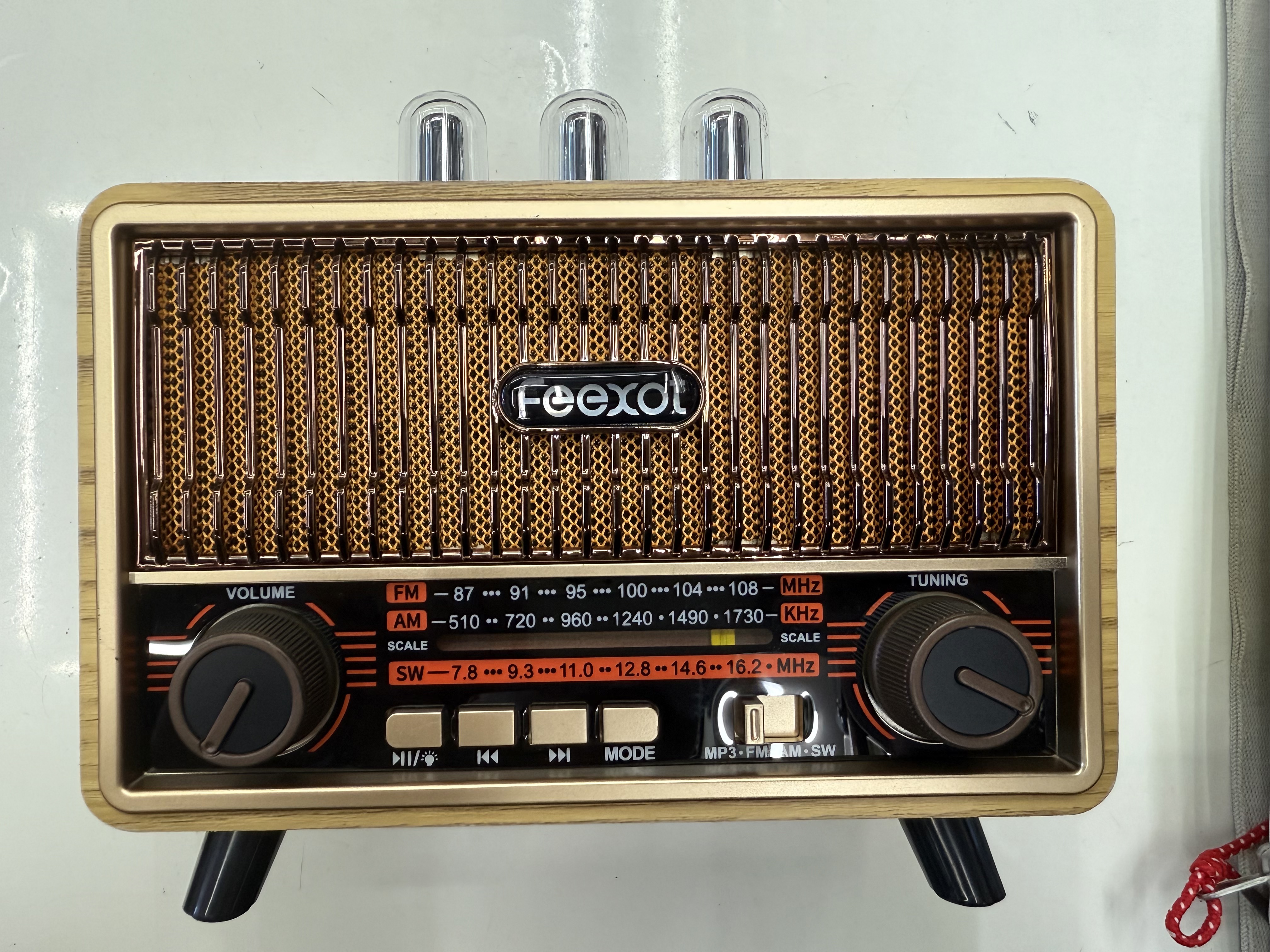 FX-2601B, FX-2602B, FX-2603B, FX-2605B, new retro radio Bluetooth speaker, wood grain multi-band multi-functional desktop decoration Application Scenario
