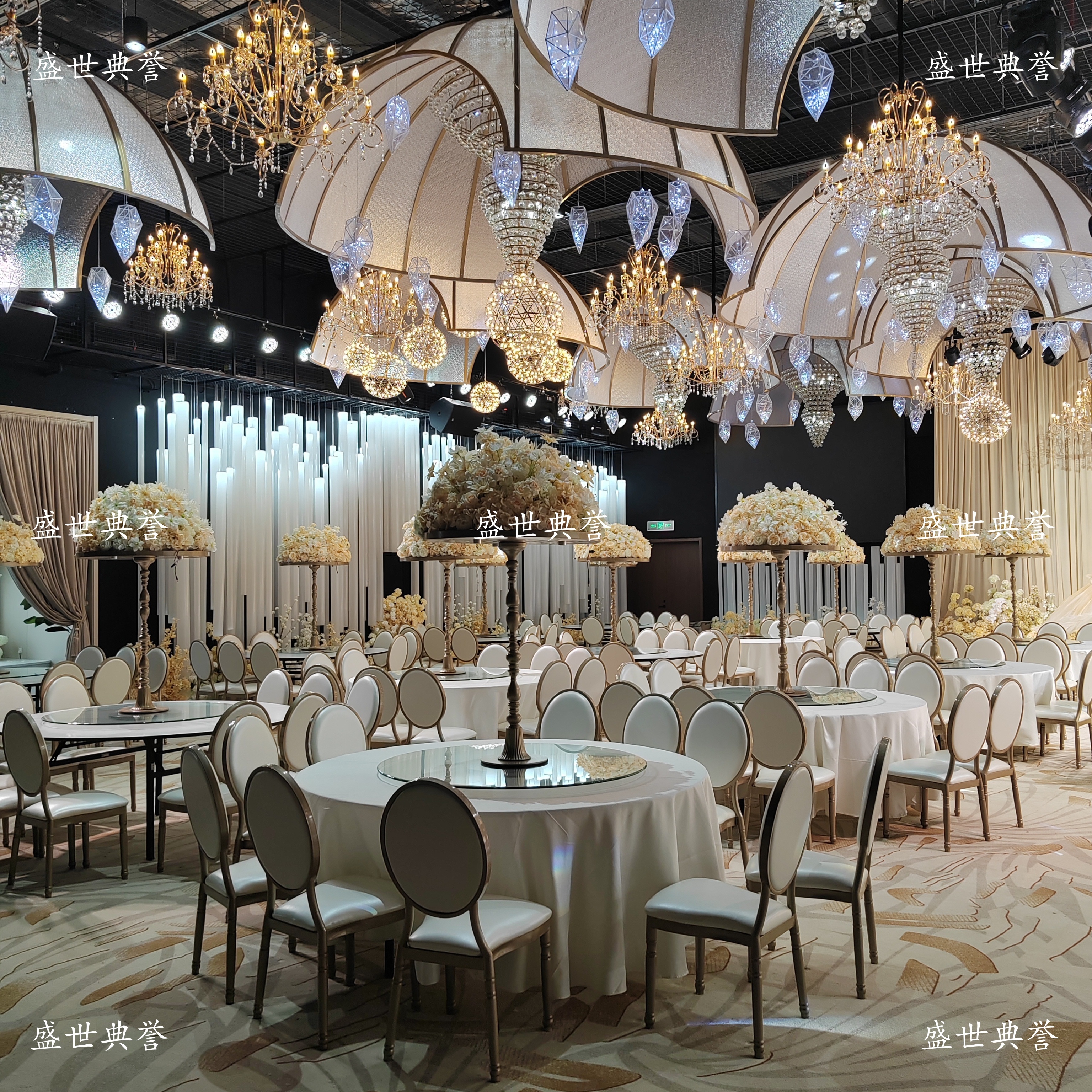 Taizhou hotel de cinco estrellas banquete mesa y silla restaurante banquete de boda plegable silla trasera redonda de comercio exterior boda tema silla de sol Specification image