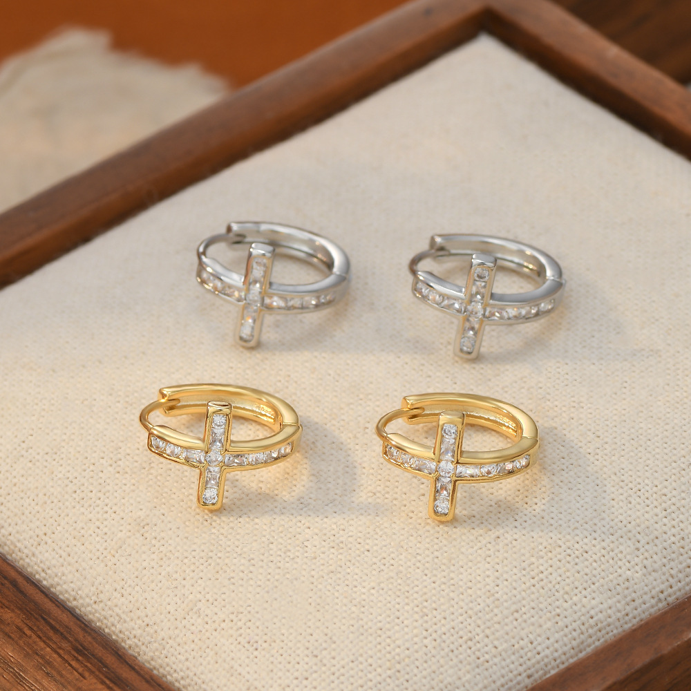Golden cross diamond-encrusted large ear ring earrings are fashionable, versatile and elegant. Women's stud earrings Item Picture