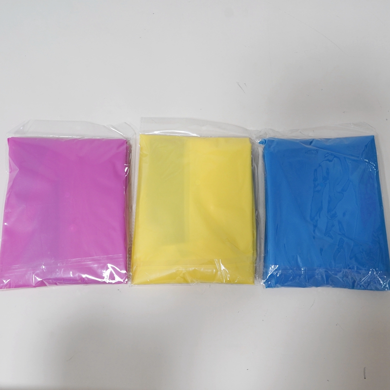 Li Wang Wholesale and Direct sales of new mixed-color and trendy children's raincoats, essential for going out on cloudy and rainy days Application Scenario