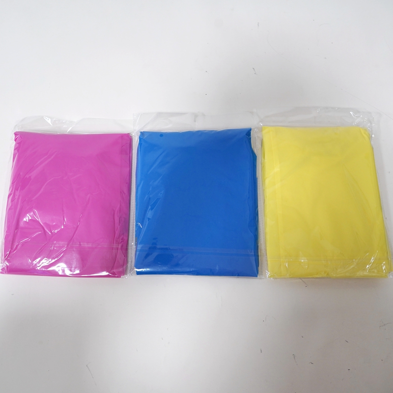 Li Wang Direct Sales New trendy EVA children's reflective hooded raincoat, a must-have raincoat for traveling on rainy days Application Scenario