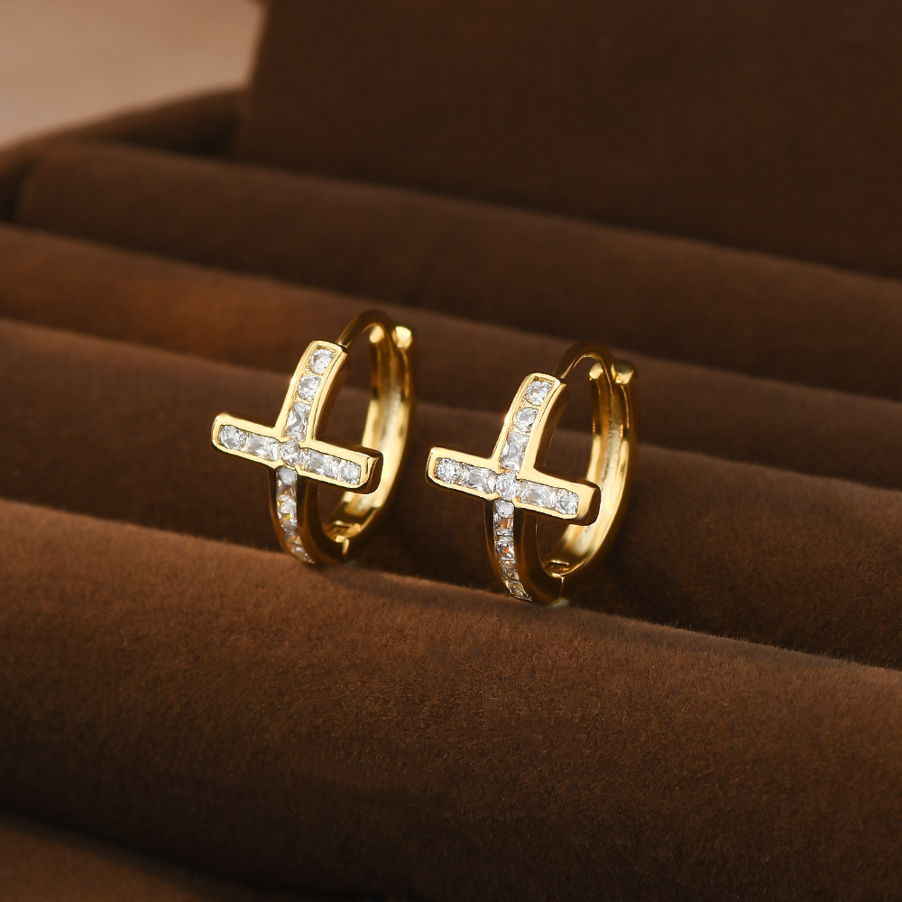 Golden cross diamond-encrusted large ear ring earrings are fashionable, versatile and elegant. Women's stud earrings Application Scenario