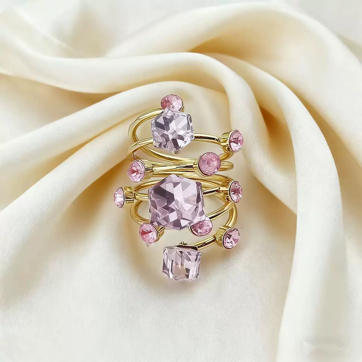 European and American retro colored crystal ring, multi-layer wound open ring for women, personalized and fashionable accessory Application Scenario
