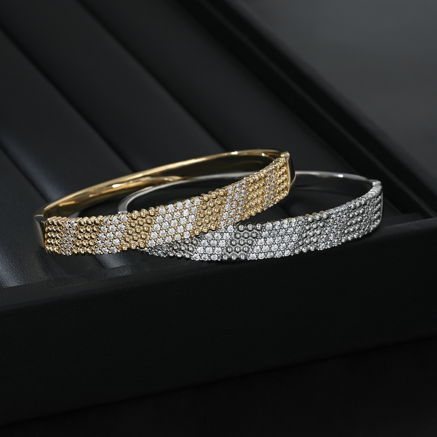 Industria pesada versión ancha oro hebilla pulsera mujeres luz pulsera de lujo banquete vestido moda artículos