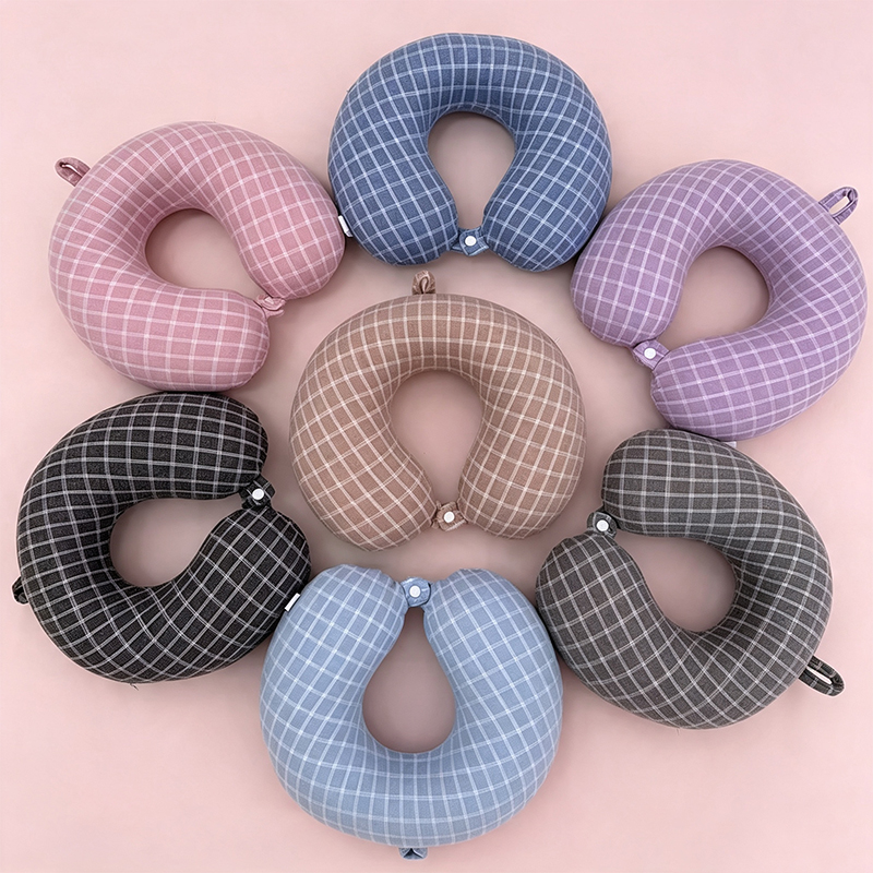 Heating grid U-shaped pillow, slow rebound memory foam, nap travel pillow, comfortable neck protection pillow, wholesale for export, ins multi-functional memory foam U-shaped pillow, checkered design, travel inflatable neck protection pillow, simple and comfortable style Item Picture