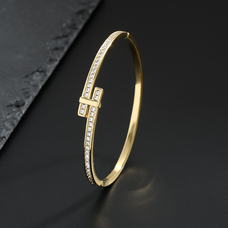 Gold fine circle clasp bracelet for women, simple and elegant opening and closing bracelet, commuter style jewelry supply details Picture