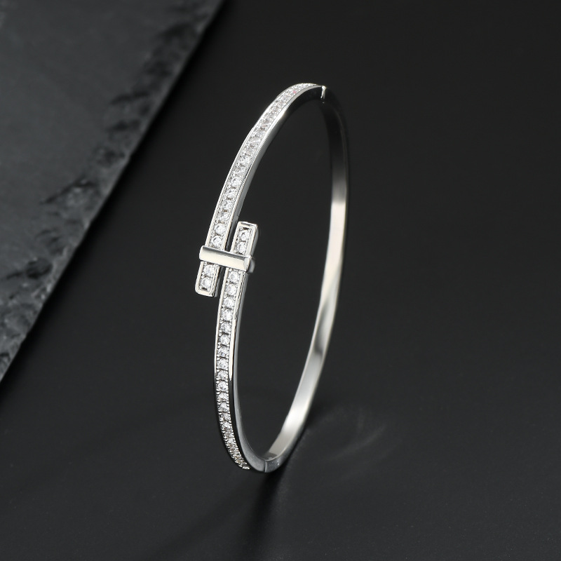 Gold fine circle clasp bracelet for women, simple and elegant opening and closing bracelet, commuter style jewelry supply Specification image