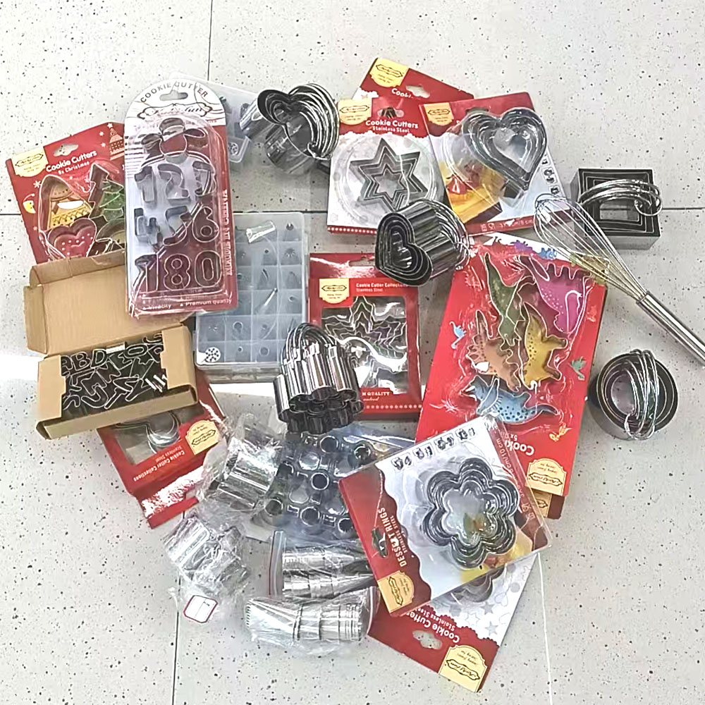 A variety of optional stainless steel cookie molds, metal cookie molds, DIY creative baking tools, inventory processing