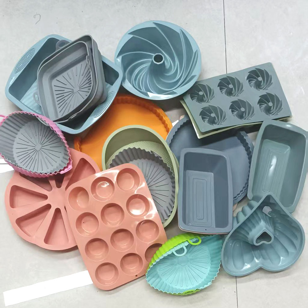 Low-price inventory processing of colored silicone baking molds, cake molds, baking tools