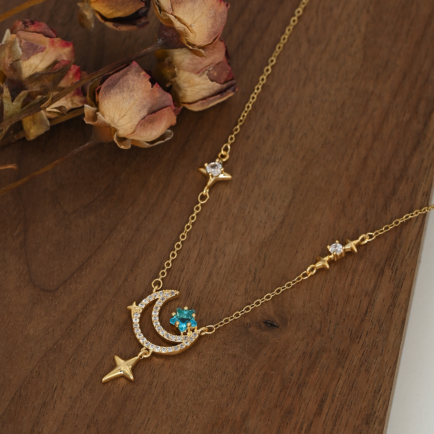 Golden blue stone star and moon necklace, female moon and star pendant collarbone chain, romantic girl decoration necklace Specification image