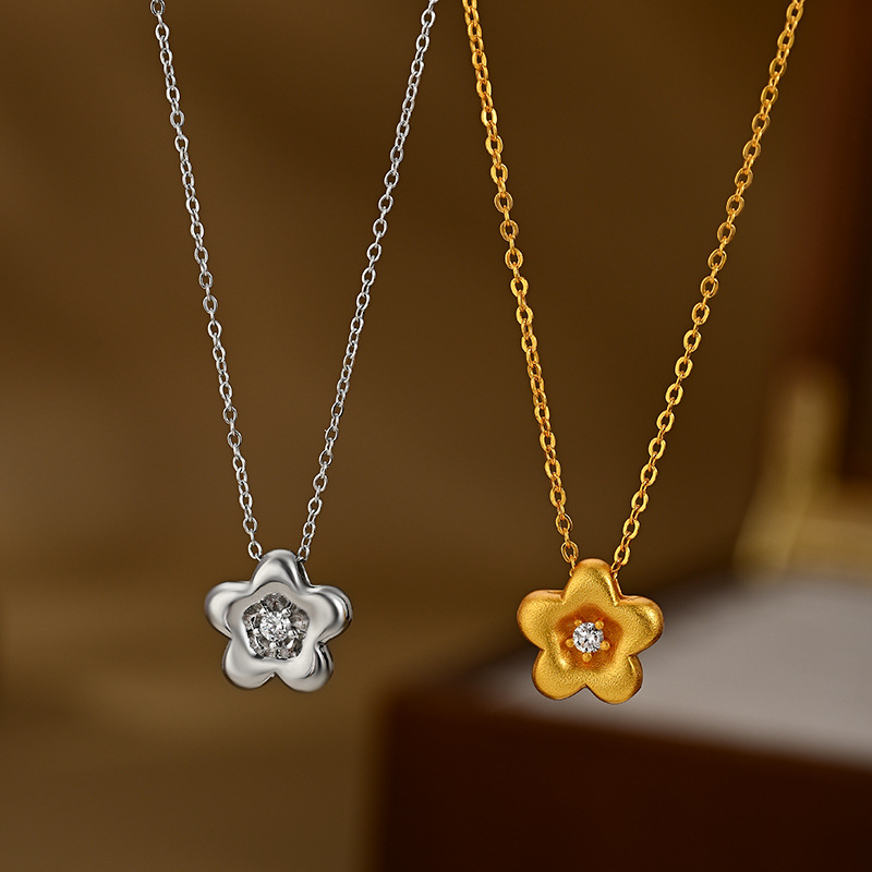 Matte frosted small flower necklace, women's flower center with stone inlaid five-petal flower pendant collarbone chain, simple women's necklace supply