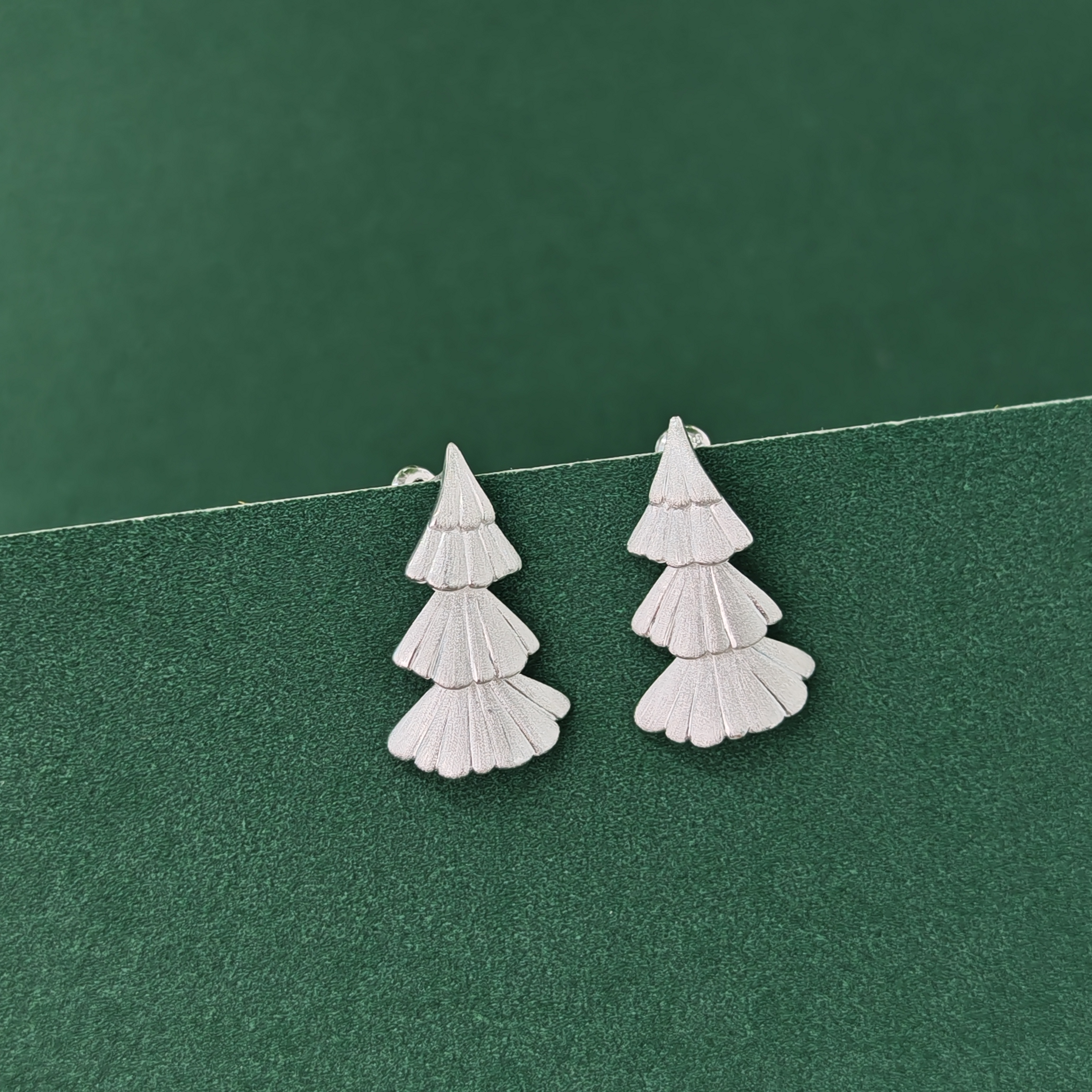 APOTIE's Ginkgo brushed layered design ear studs, fashionable ear bone studs metal earrings, simple and trendy matching Specification image