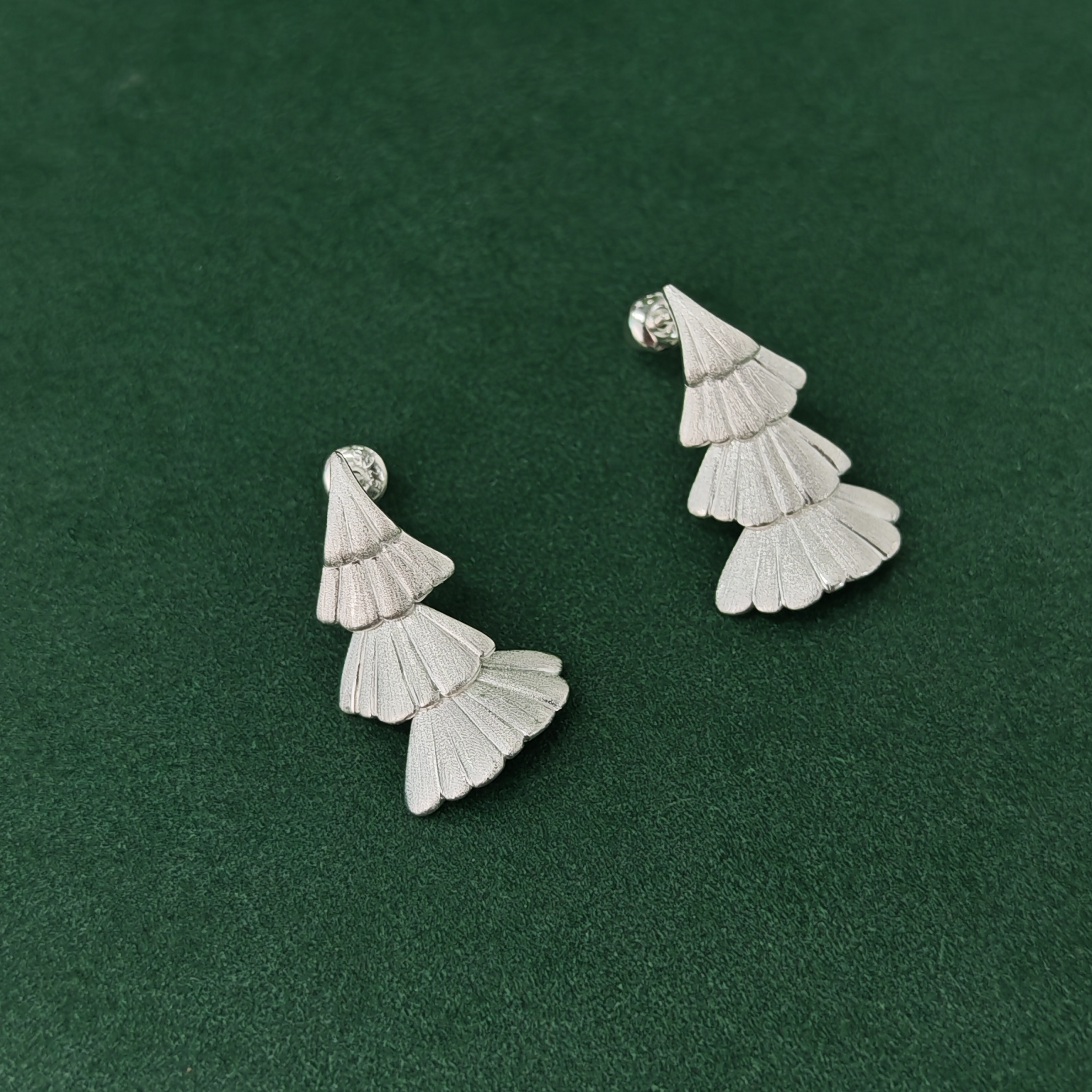 APOTIE's Ginkgo brushed layered design ear studs, fashionable ear bone studs metal earrings, simple and trendy matching