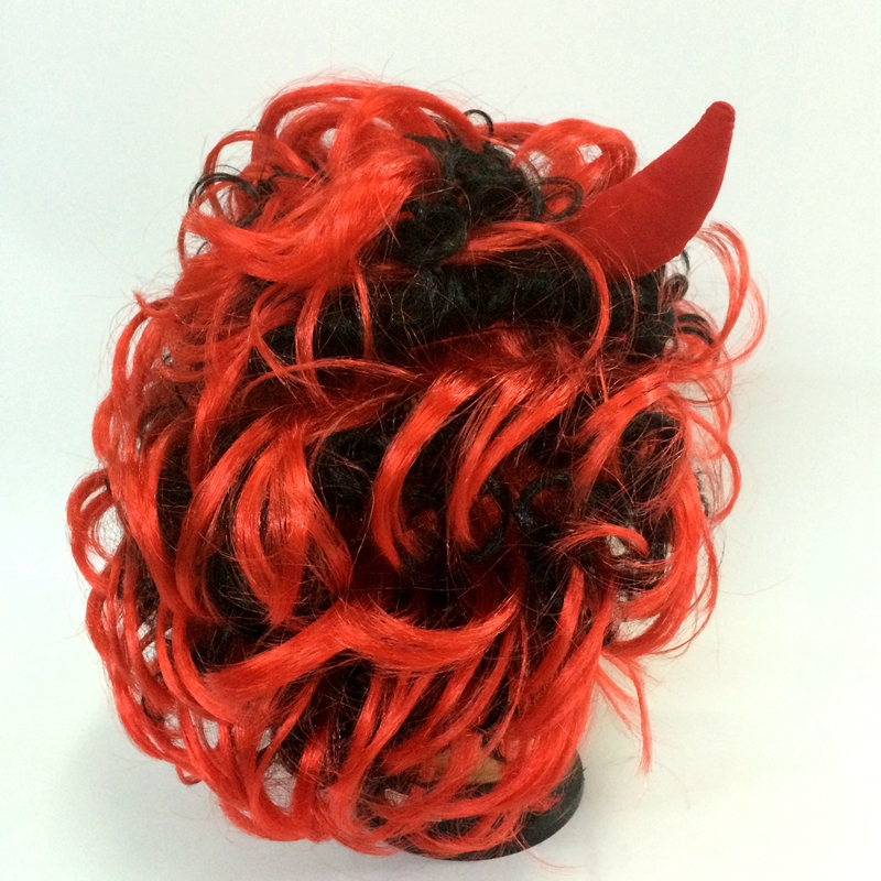 Yiwu qianfang toy house hairset halloween rojo negro cuerno de toro peluca de rizo corto Application Scenario