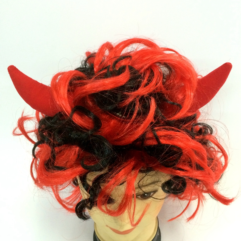 Yiwu qianfang toy house hairset halloween rojo negro cuerno de toro peluca de rizo corto details Picture