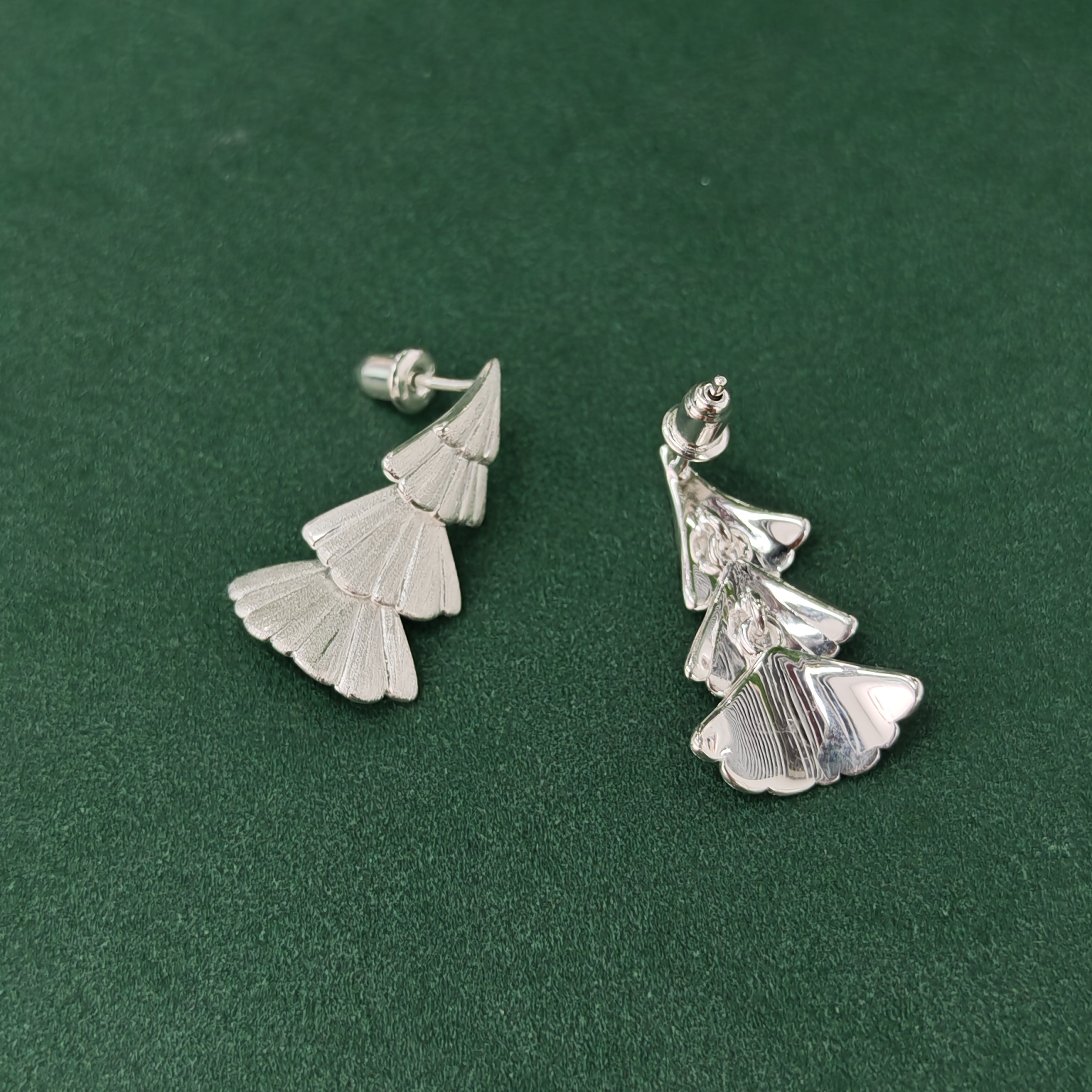 APOTIE's Ginkgo brushed layered design ear studs, fashionable ear bone studs metal earrings, simple and trendy matching details Picture