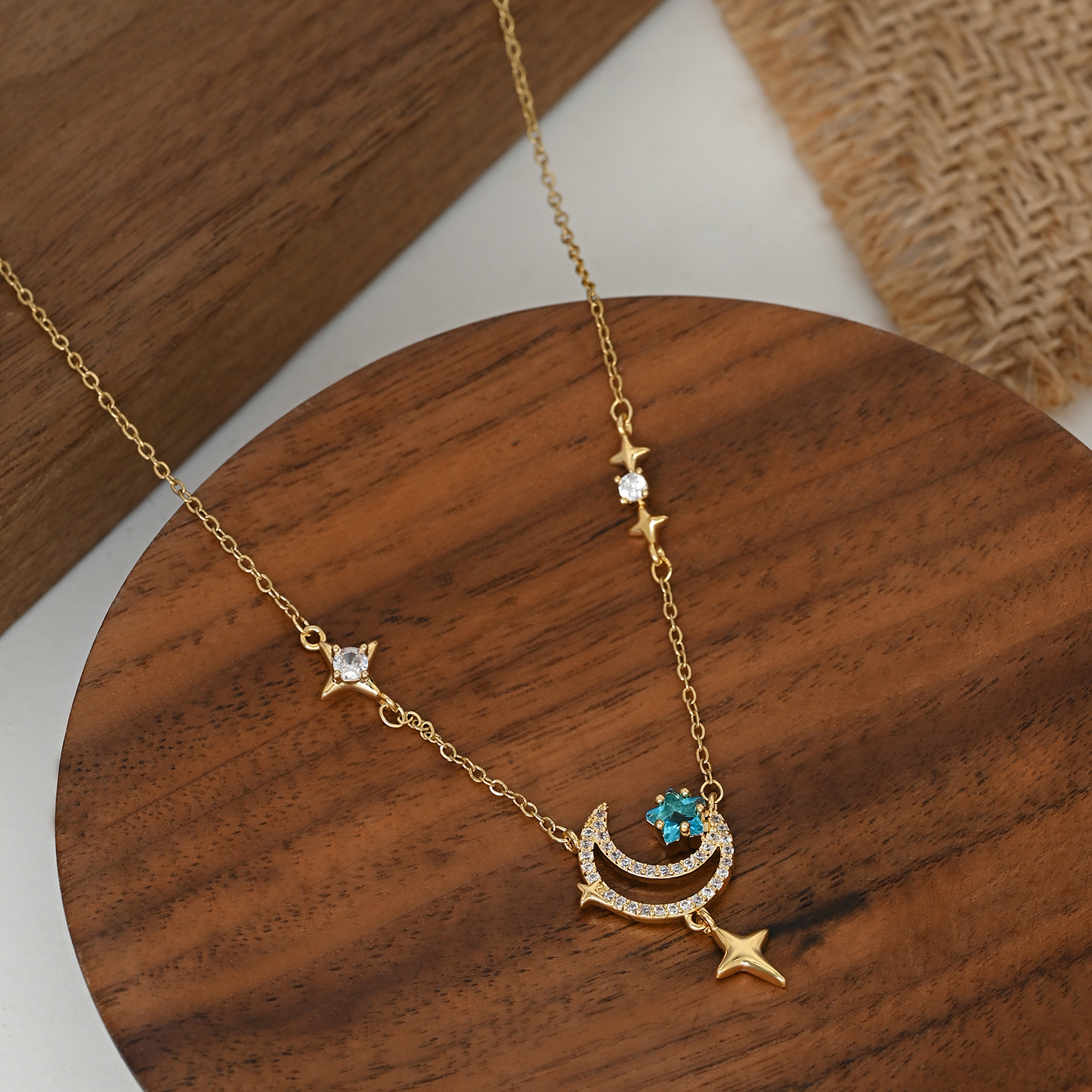 Golden blue stone star and moon necklace, female moon and star pendant collarbone chain, romantic girl decoration necklace Application Scenario
