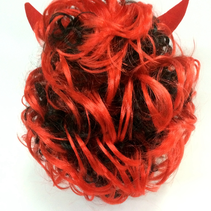 Yiwu qianfang toy house hairset halloween rojo negro cuerno de toro peluca de rizo corto Item Picture
