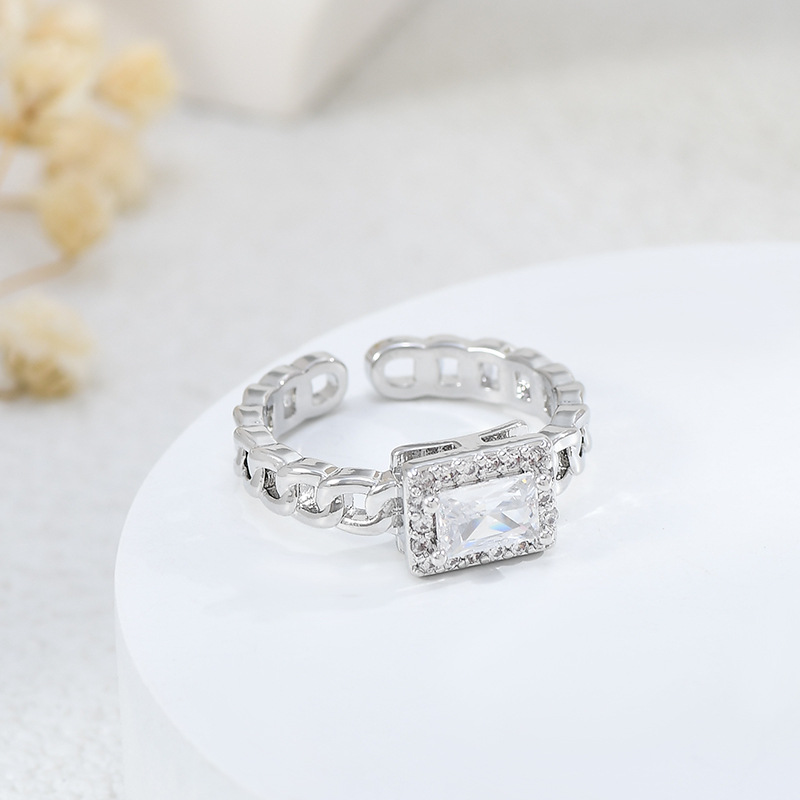 Silver Cuban chain ring for women, rectangular encirclement set with rhinestone, a sweet and cool style versatile piece