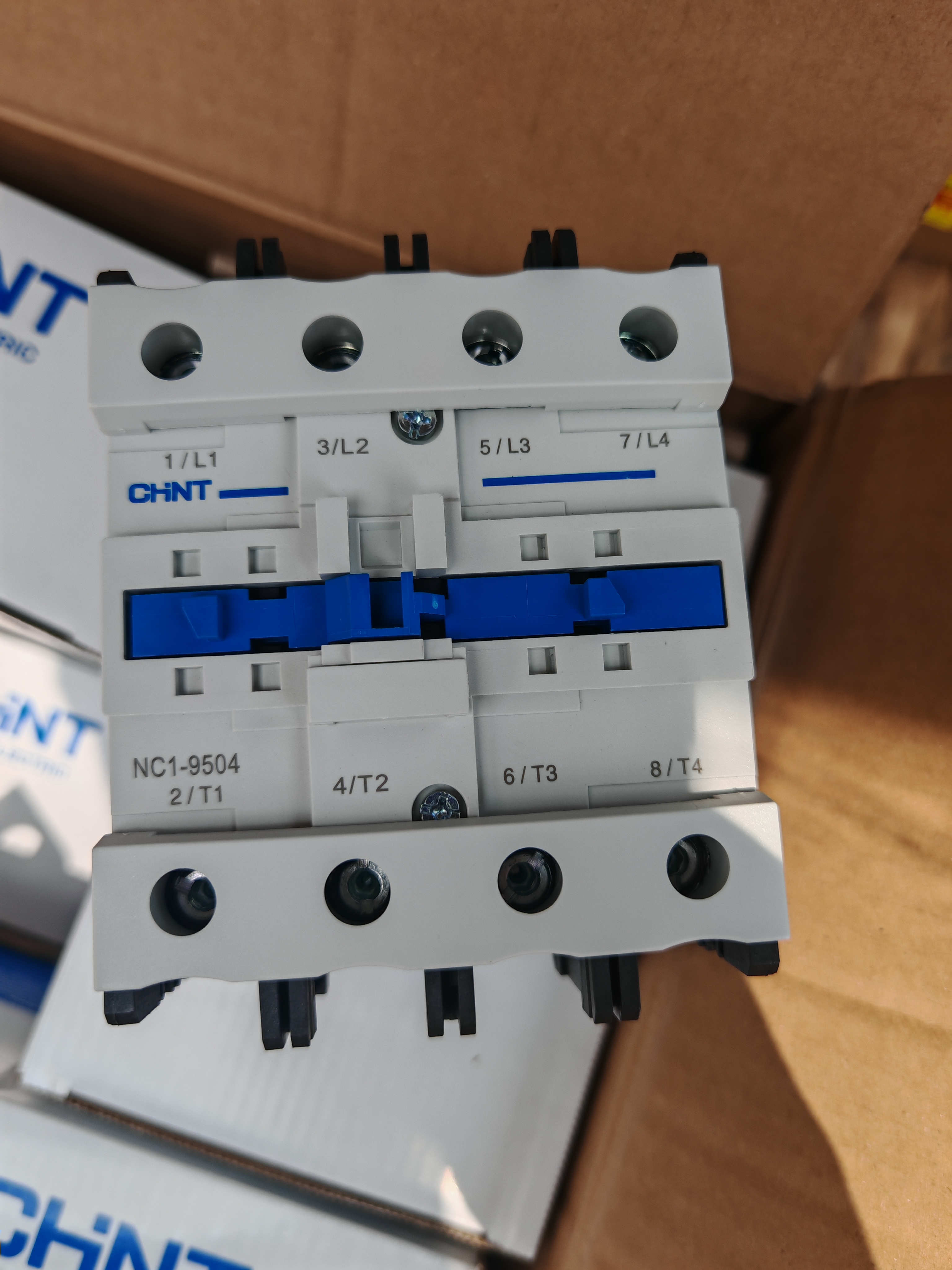 Chint low-voltage contactor, electrical equipment controller, industrial low-voltage switch accessories NC1-9504